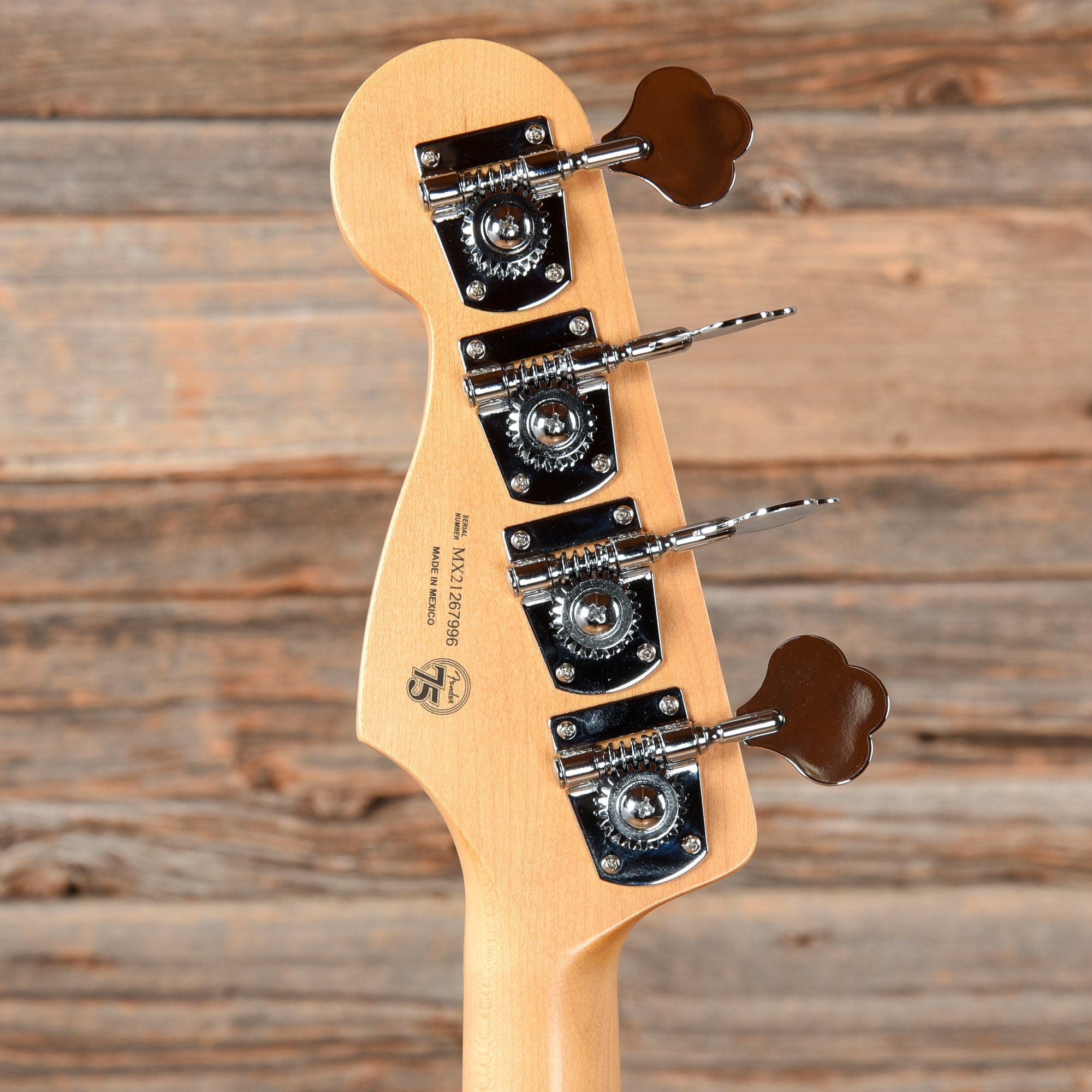 Fender Player Plus Jazz Bass Bass Guitars / 4-String