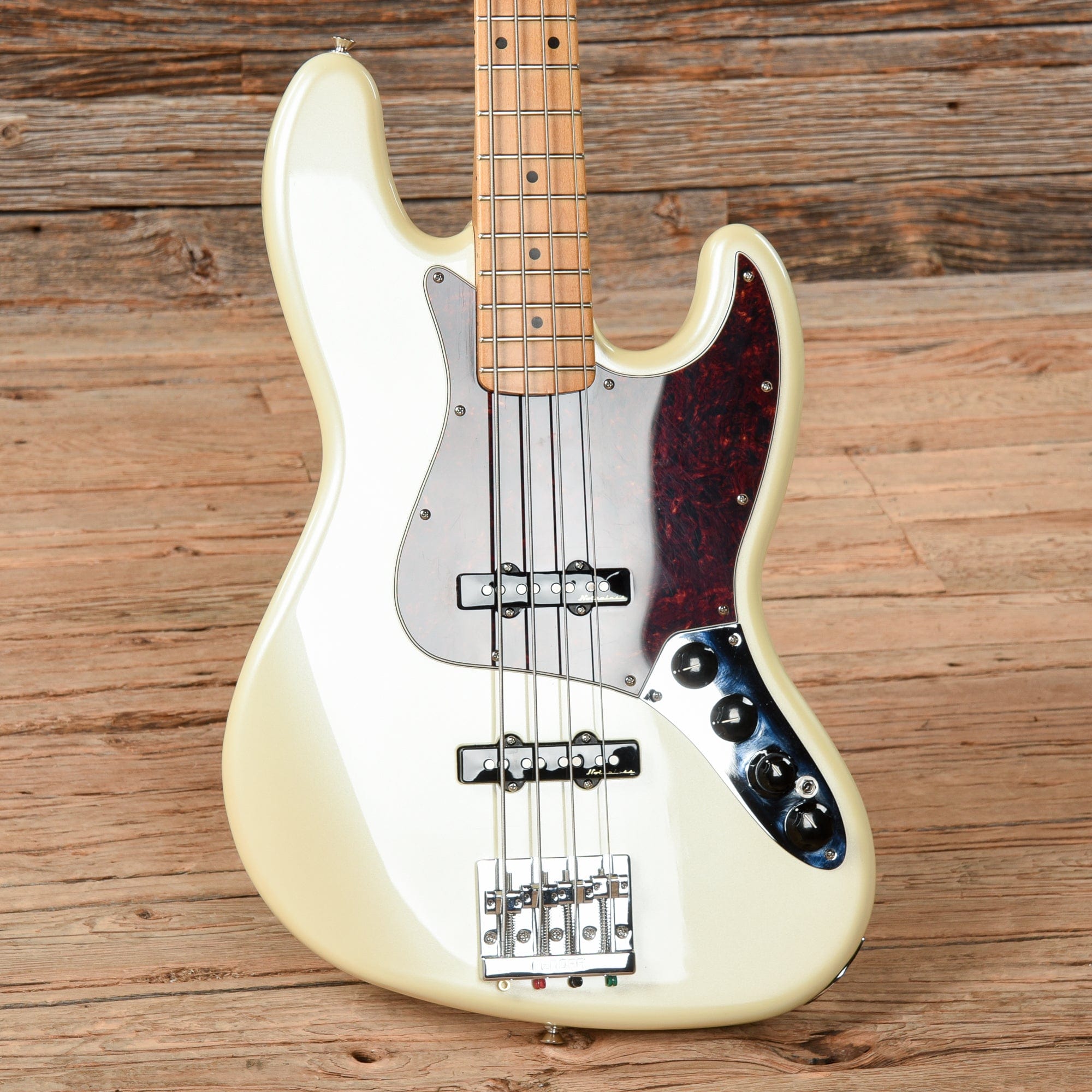 Fender Player Plus Jazz Bass Bass Guitars / 4-String