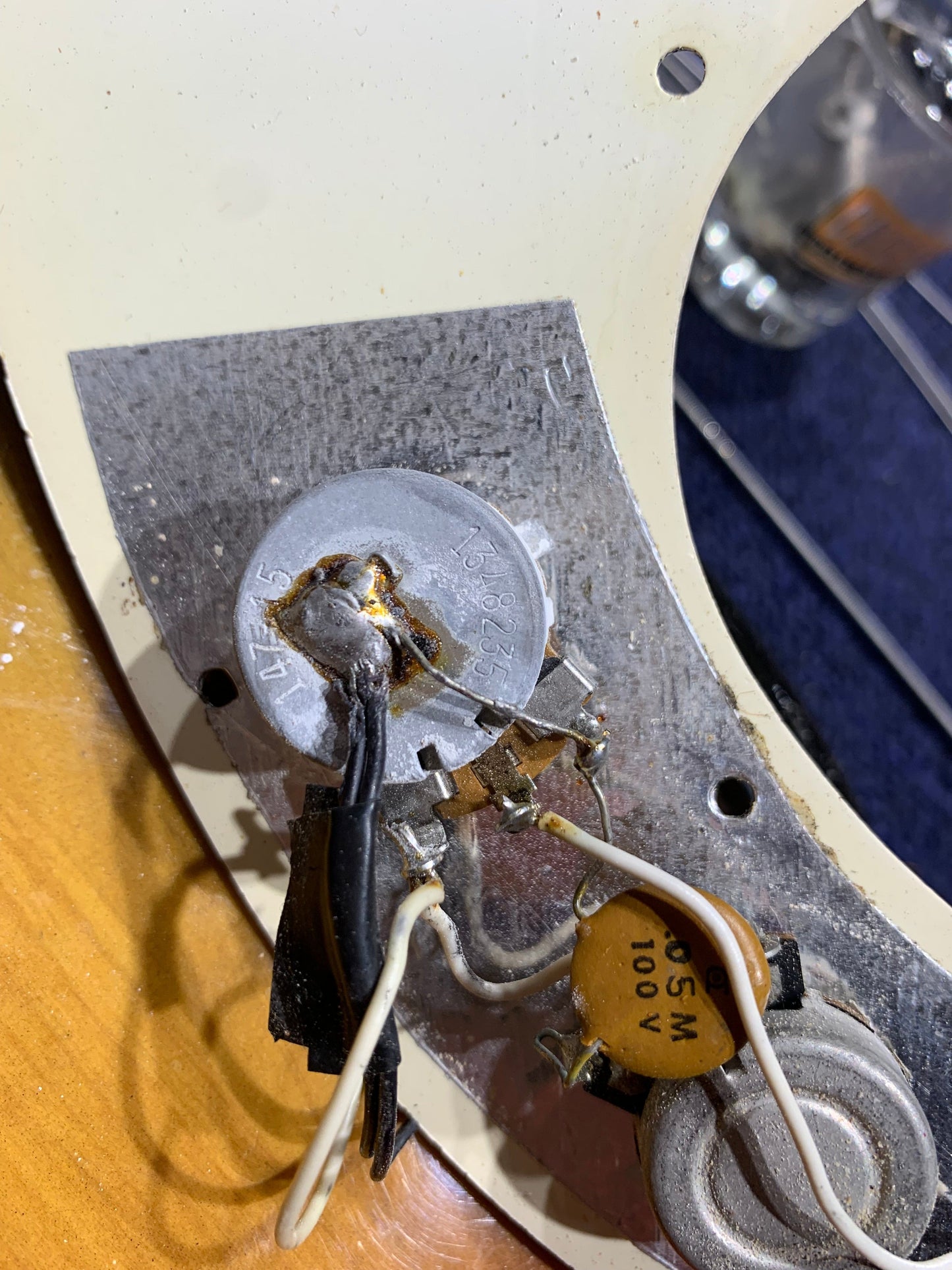 Fender Precision Bass 3 Color Sunburst 1972 Bass Guitars / 4-String