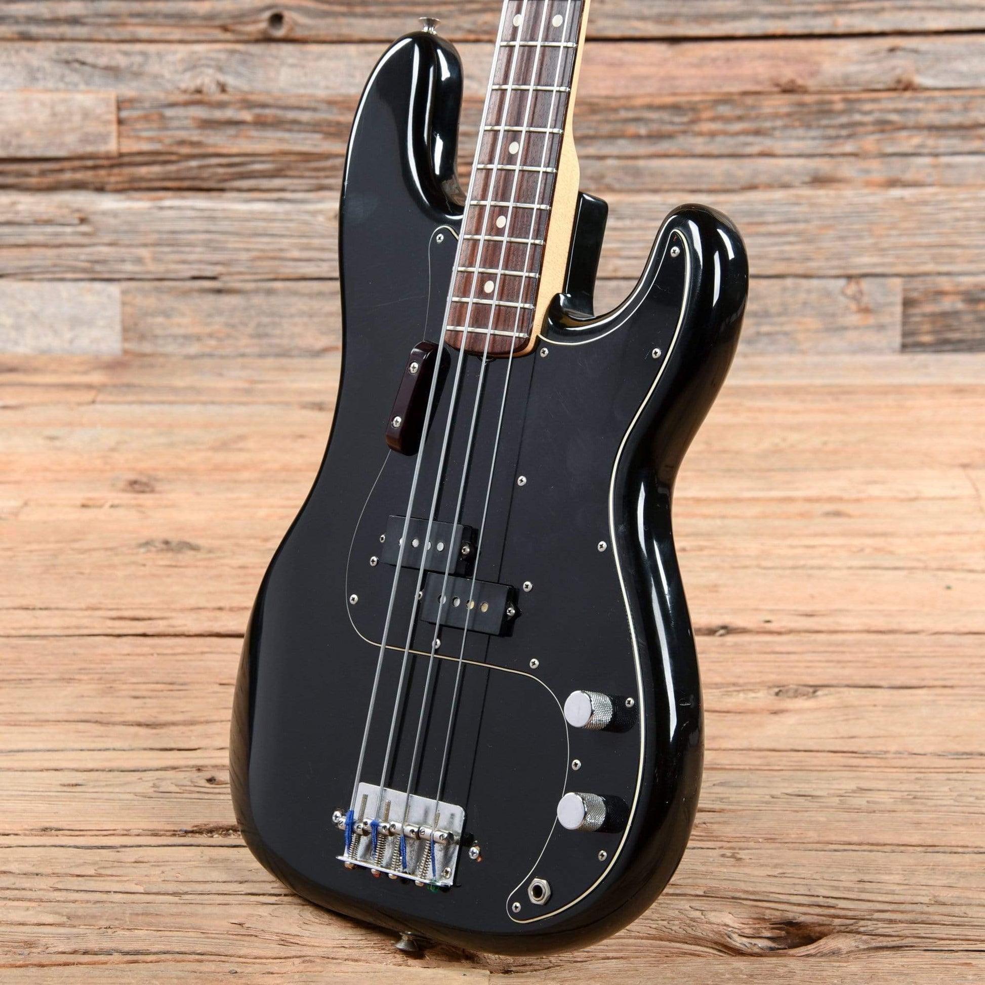 Fender Precision Bass Black 1976 Bass Guitars / 4-String