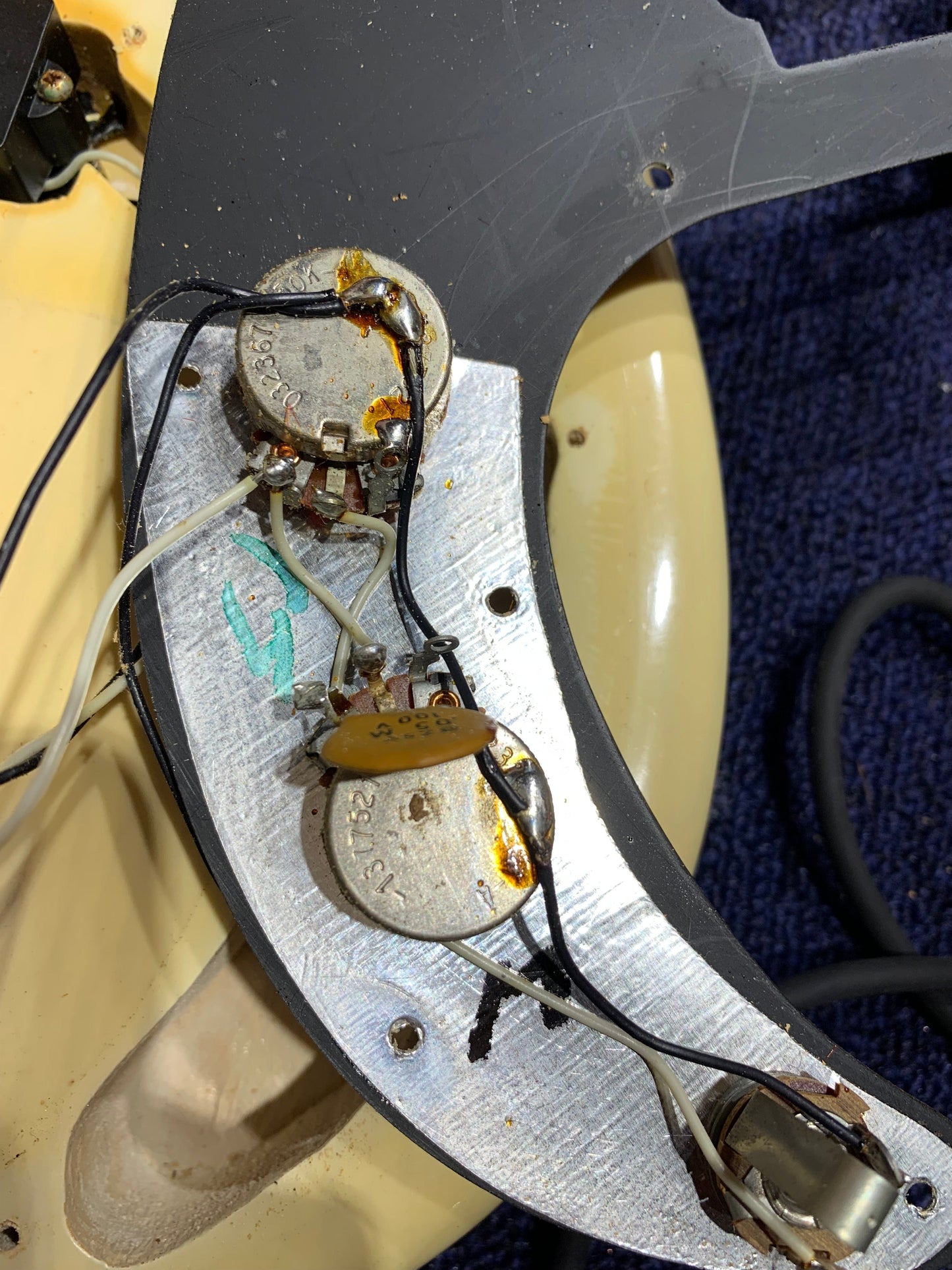 Fender Precision Bass Blonde 1976 Bass Guitars / 4-String