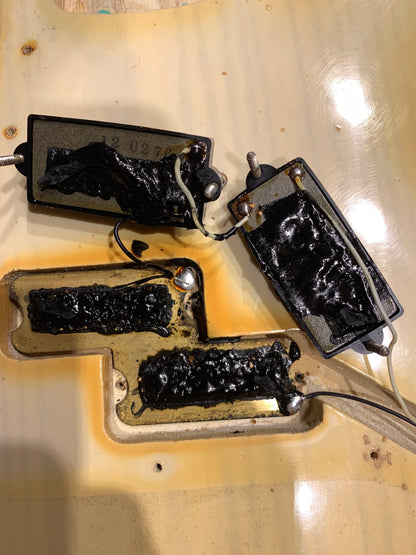 Fender Precision Bass Blonde 1976 Bass Guitars / 4-String