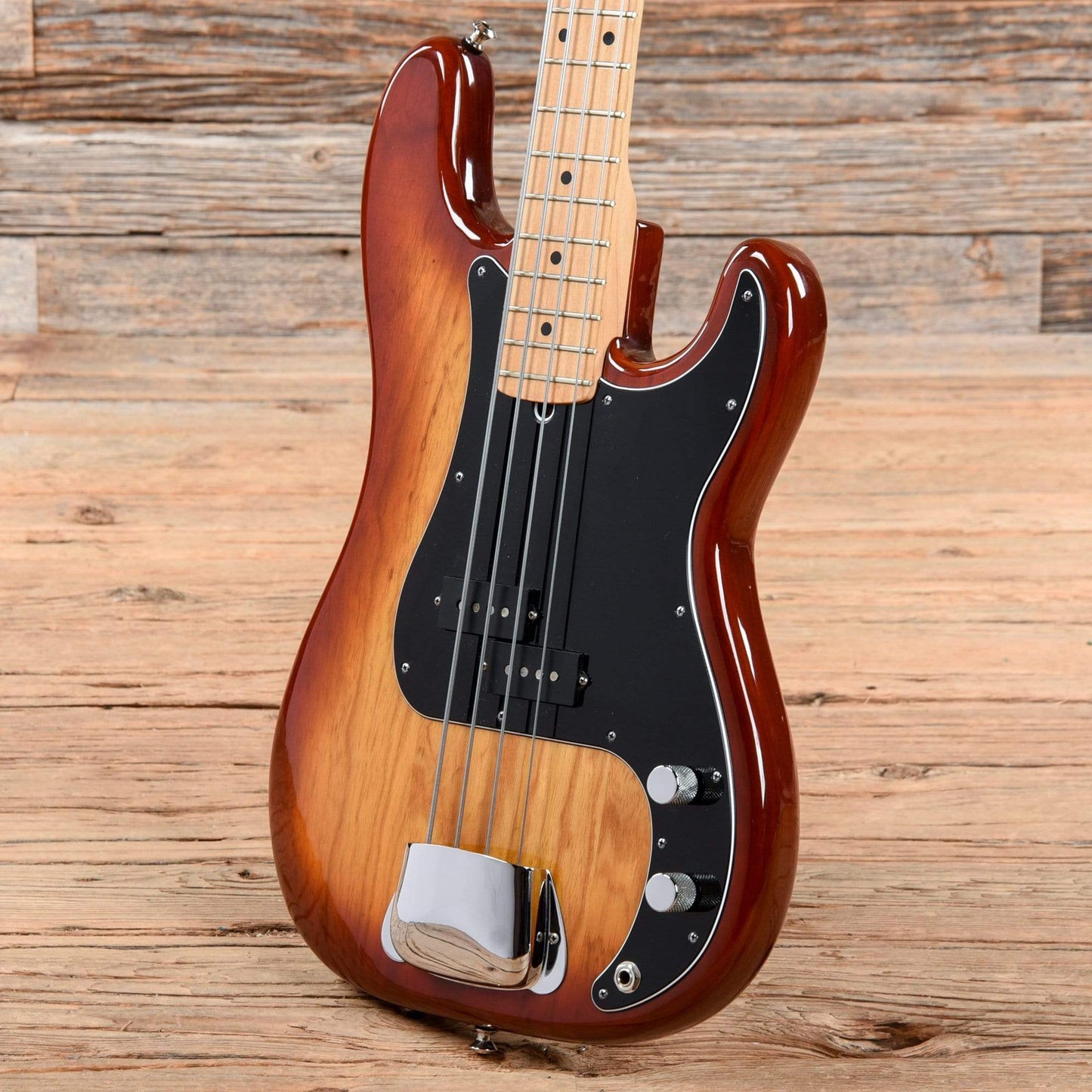 Fender Precision Bass Sienna Sunburst 1981 Bass Guitars / 4-String