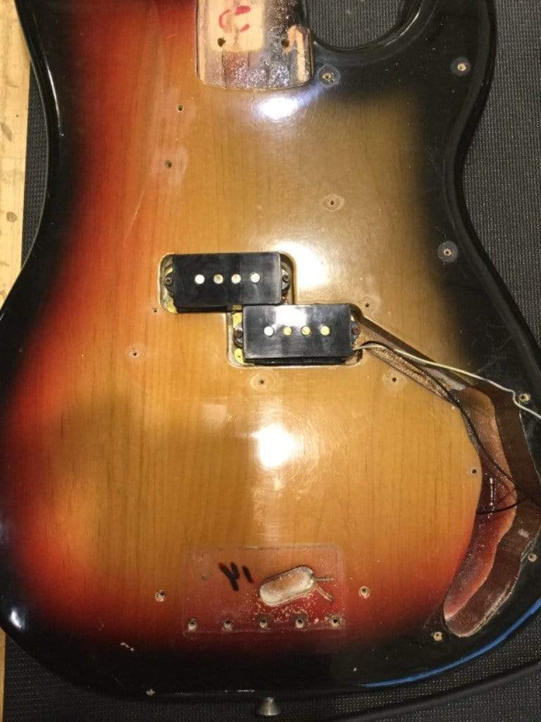 Fender Precision Bass Sunburst 1974 Bass Guitars / 4-String