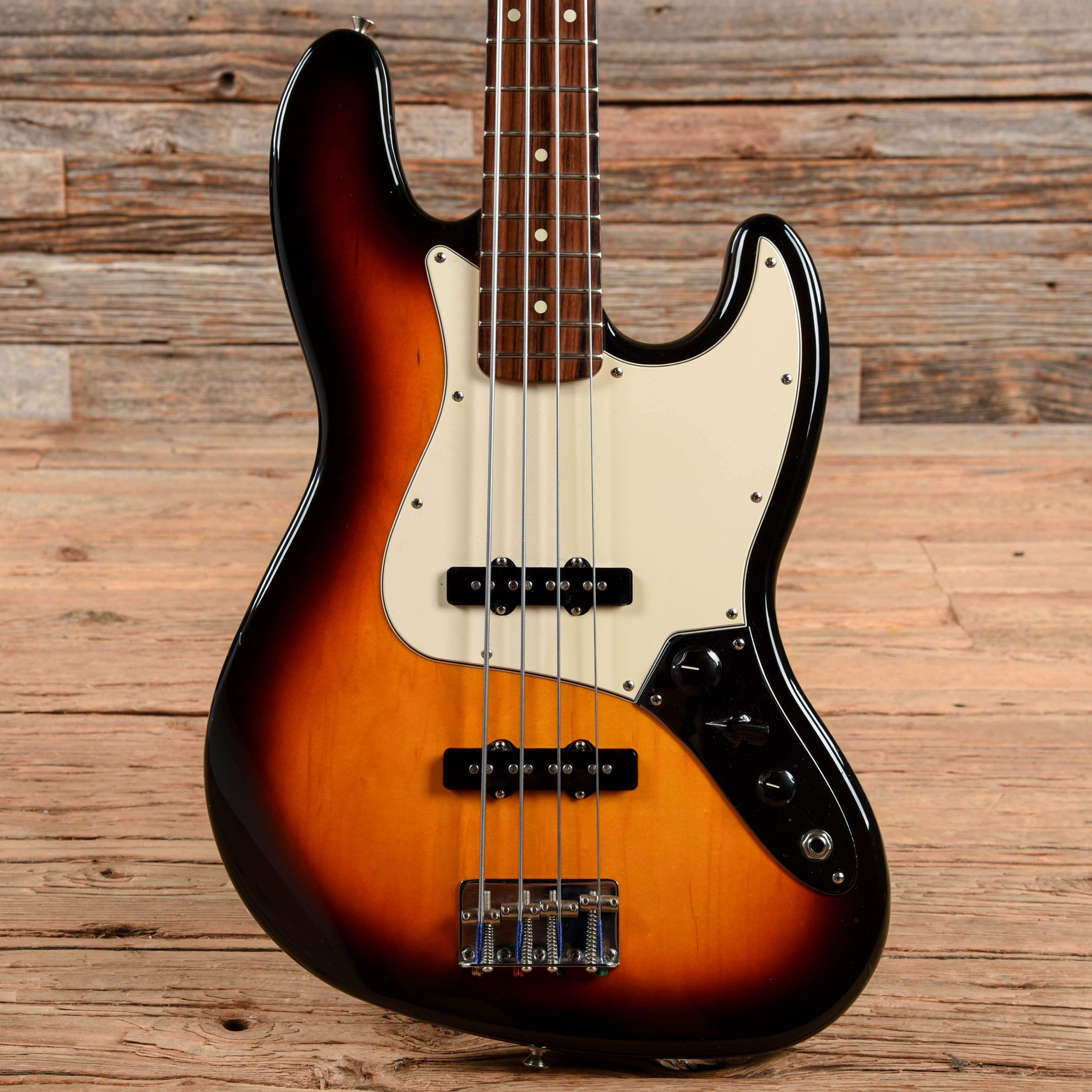 Fender Standard Jazz Bass Brown Sunburst 2005 – Chicago Music Exchange