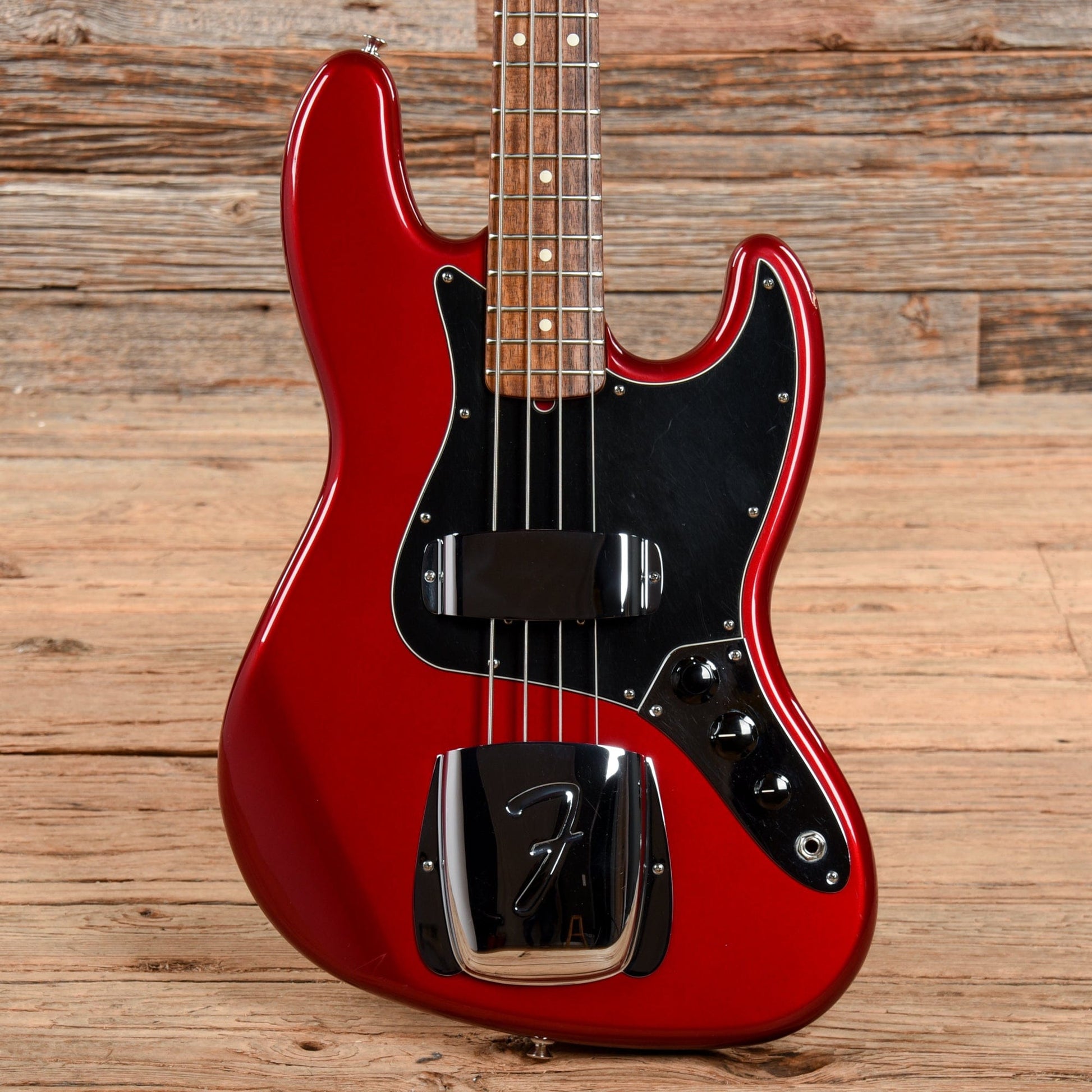 Fender Standard Jazz Bass Candy Apple Red 2009 Bass Guitars / 4-String
