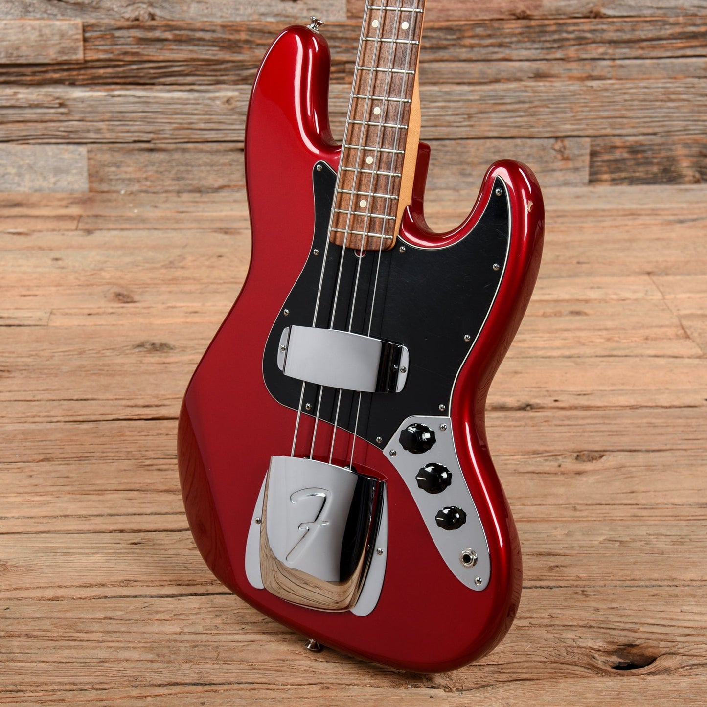 Fender Standard Jazz Bass Candy Apple Red 2009 Bass Guitars / 4-String