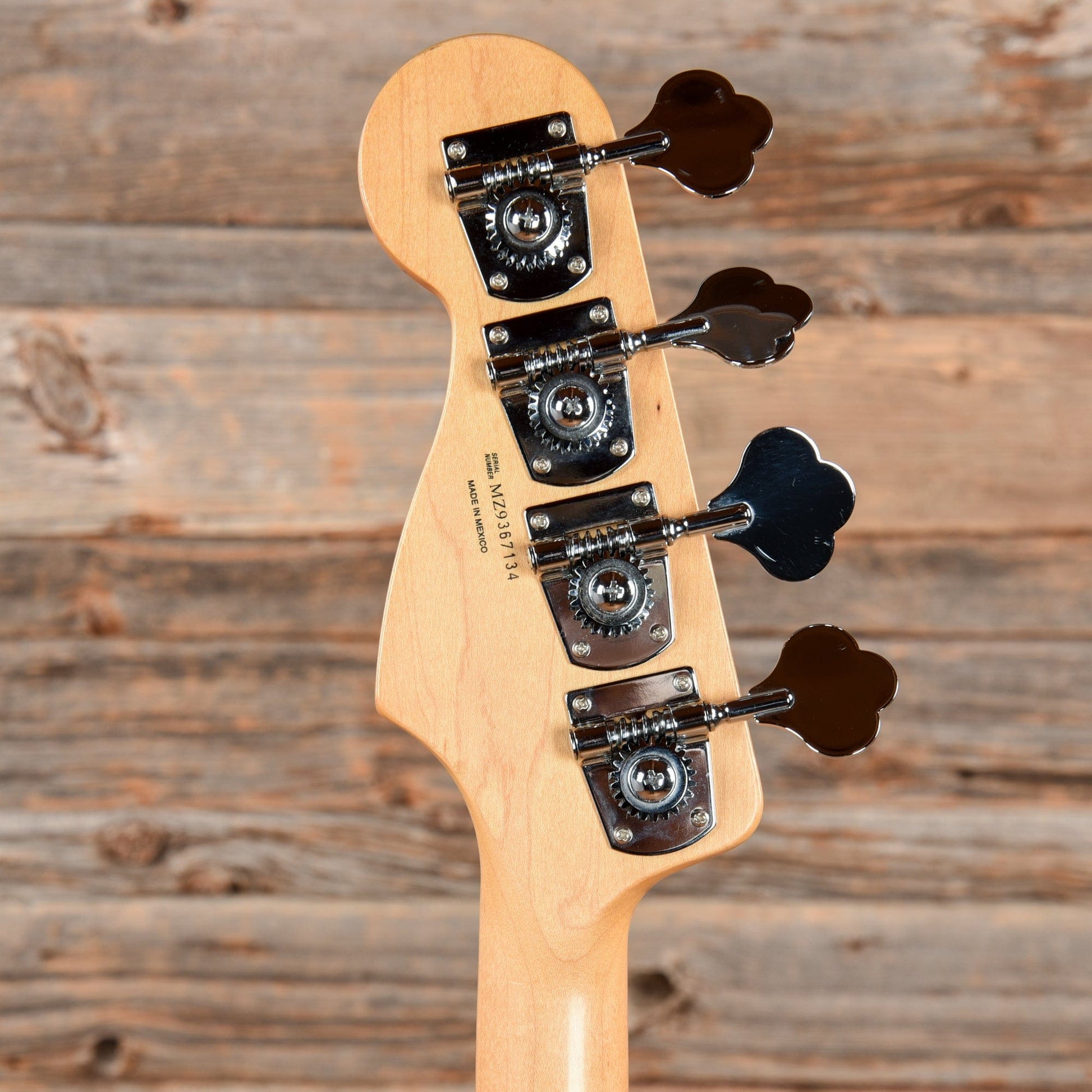 Fender Standard Jazz Bass Candy Apple Red 2009 Bass Guitars / 4-String