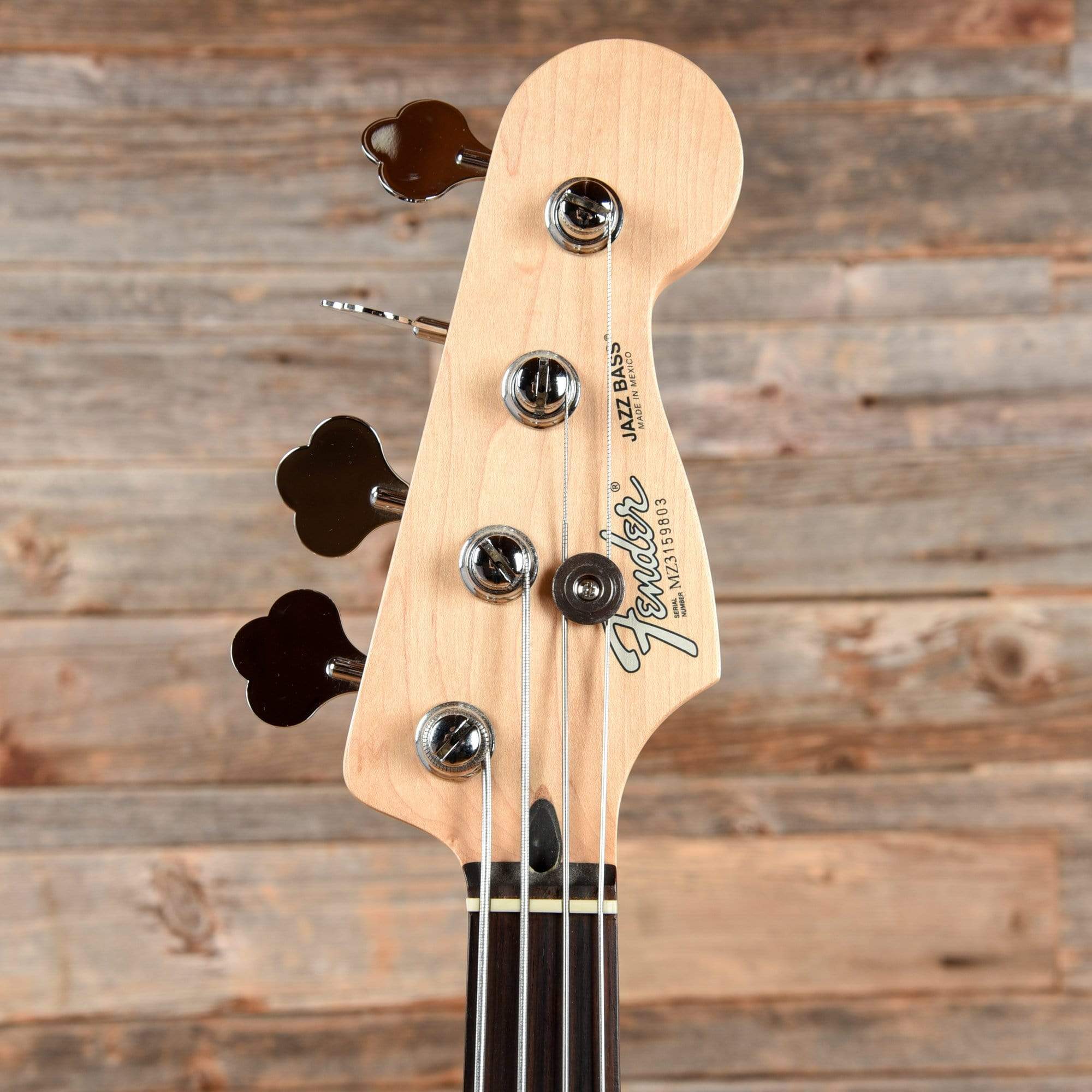 Fender Standard Jazz Bass Sunburst 2003 Bass Guitars / 4-String