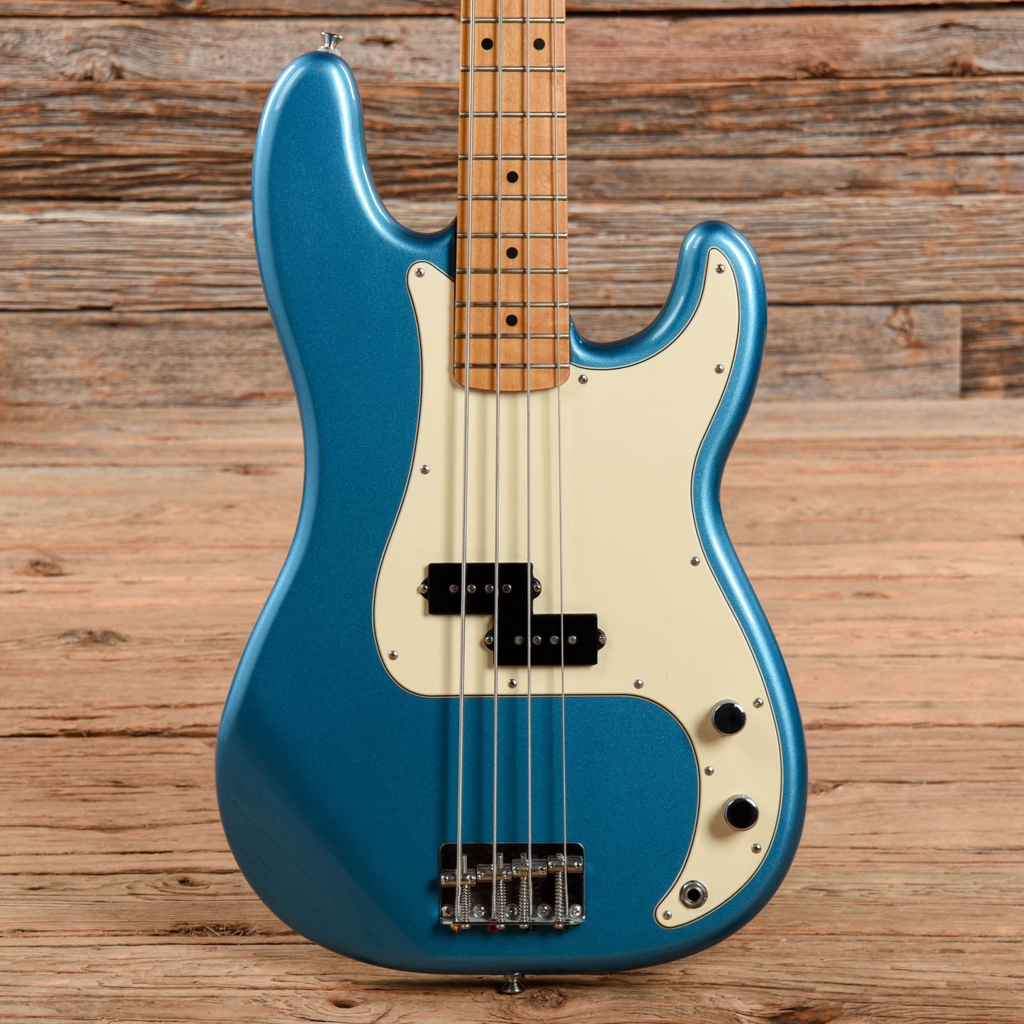 Fender Standard Precision Bass Lake Placid Blue 2010 Bass Guitars / 4-String