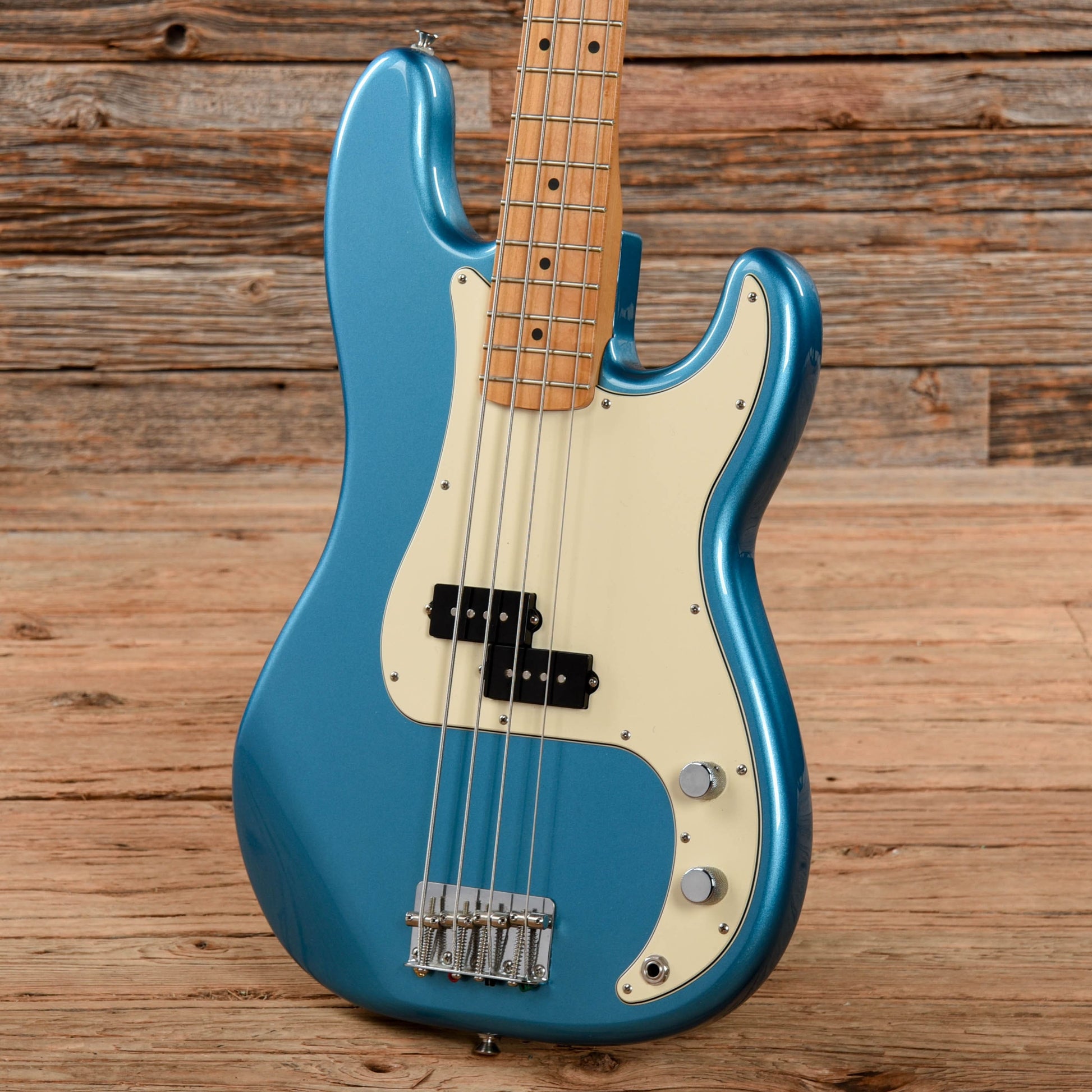 Fender Standard Precision Bass Lake Placid Blue 2010 Bass Guitars / 4-String