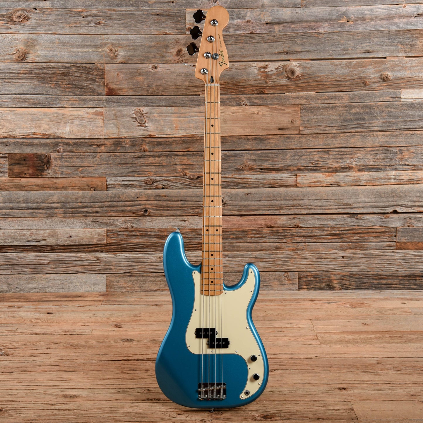 Fender Standard Precision Bass Lake Placid Blue 2010 Bass Guitars / 4-String
