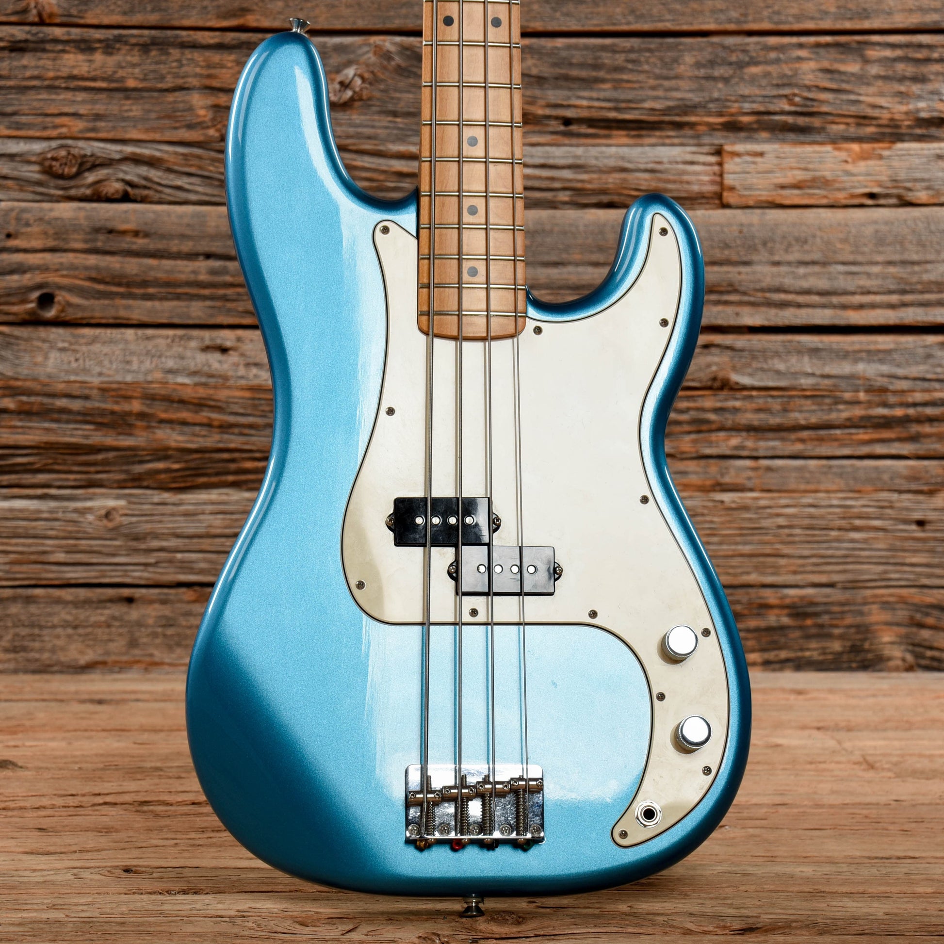 Fender Standard Precision Bass Lake Placid Blue 2010 Bass Guitars / 4-String