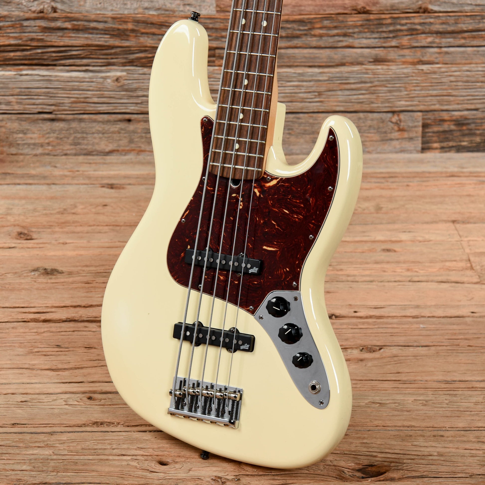 Fender American Standard Jazz Bass V White Bass Guitars / 5-String or More