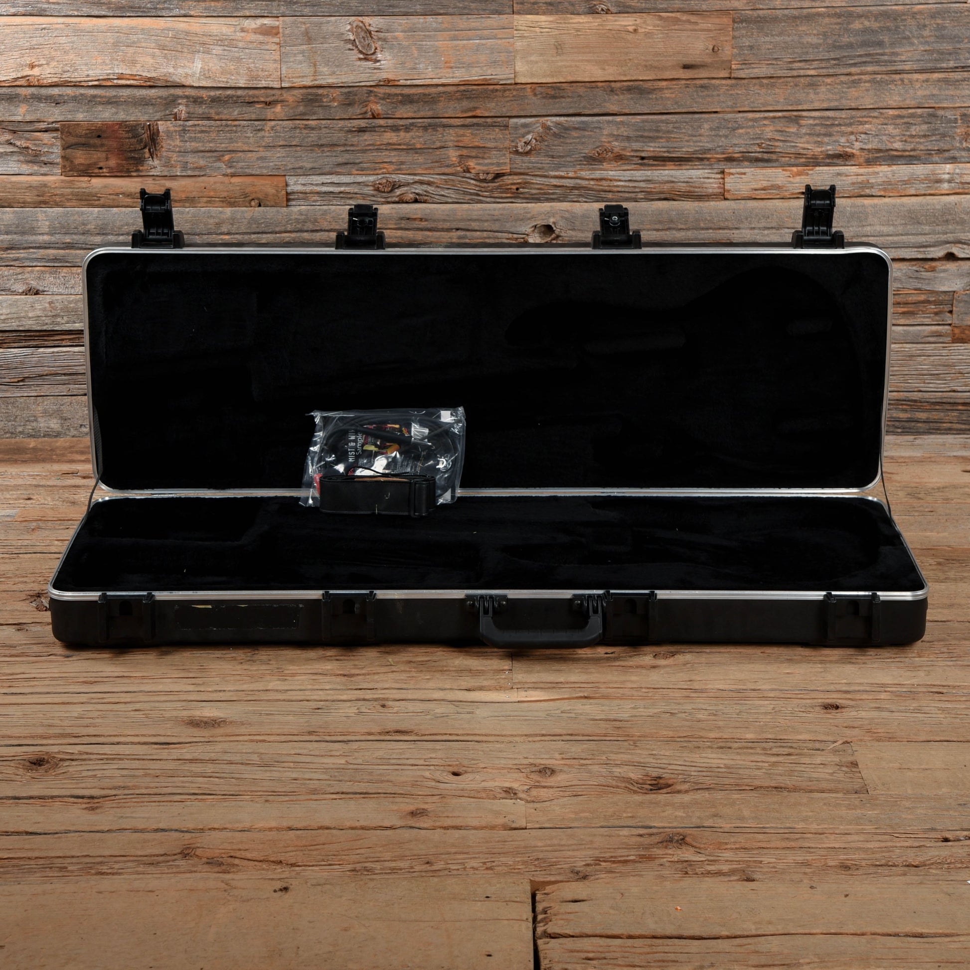 Fender American Standard Precision Bass V Sunburst 2008 Bass Guitars / 5-String or More