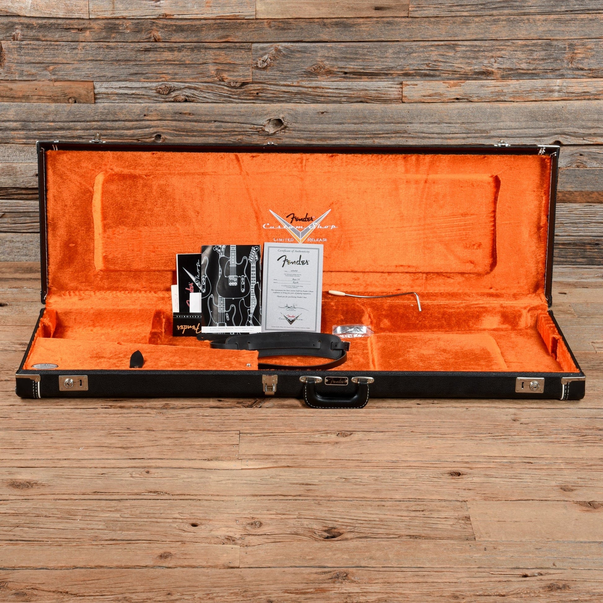 Fender Custom Shop Bass VI Sunburst 2006 Bass Guitars / 5-String or More