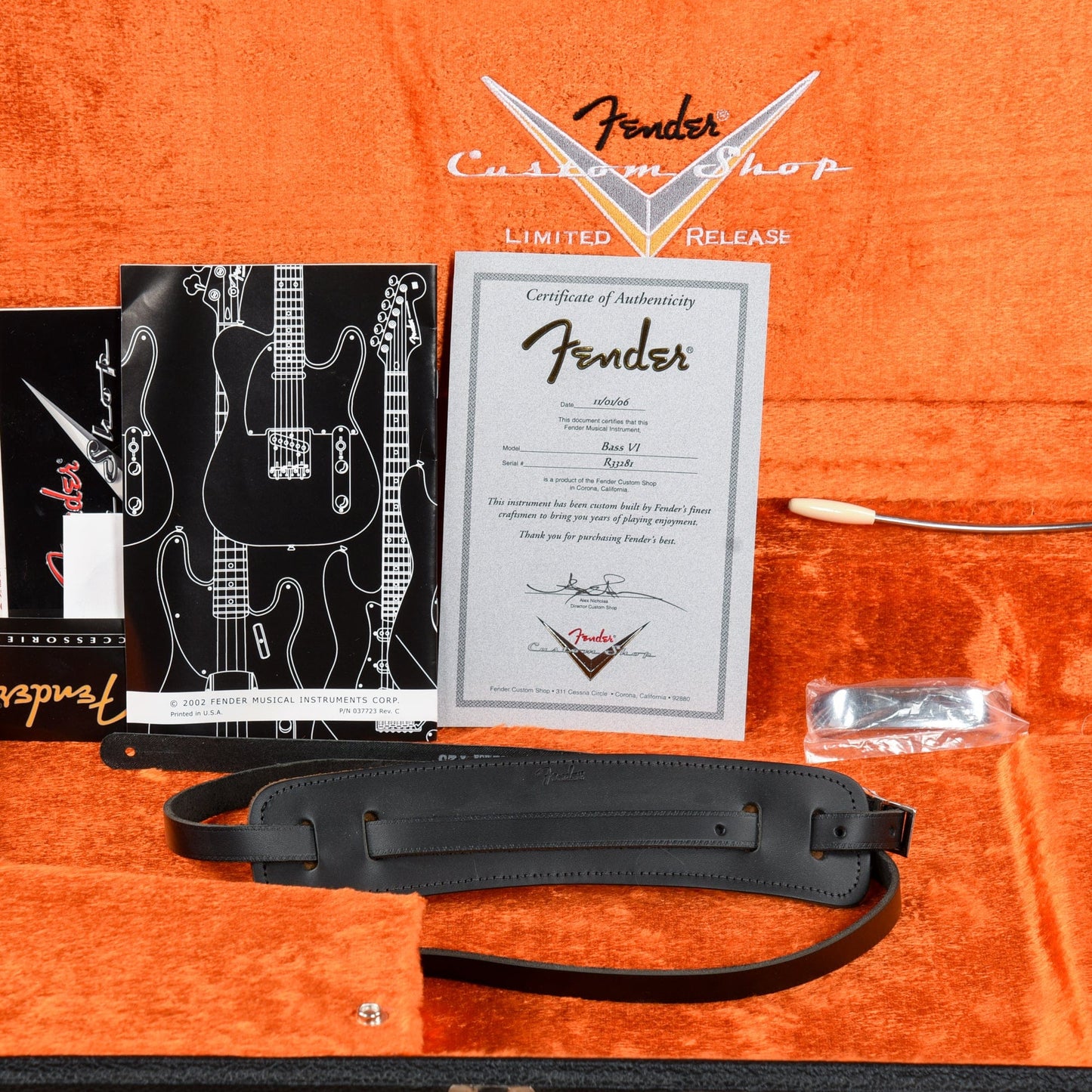 Fender Custom Shop Bass VI Sunburst 2006 Bass Guitars / 5-String or More