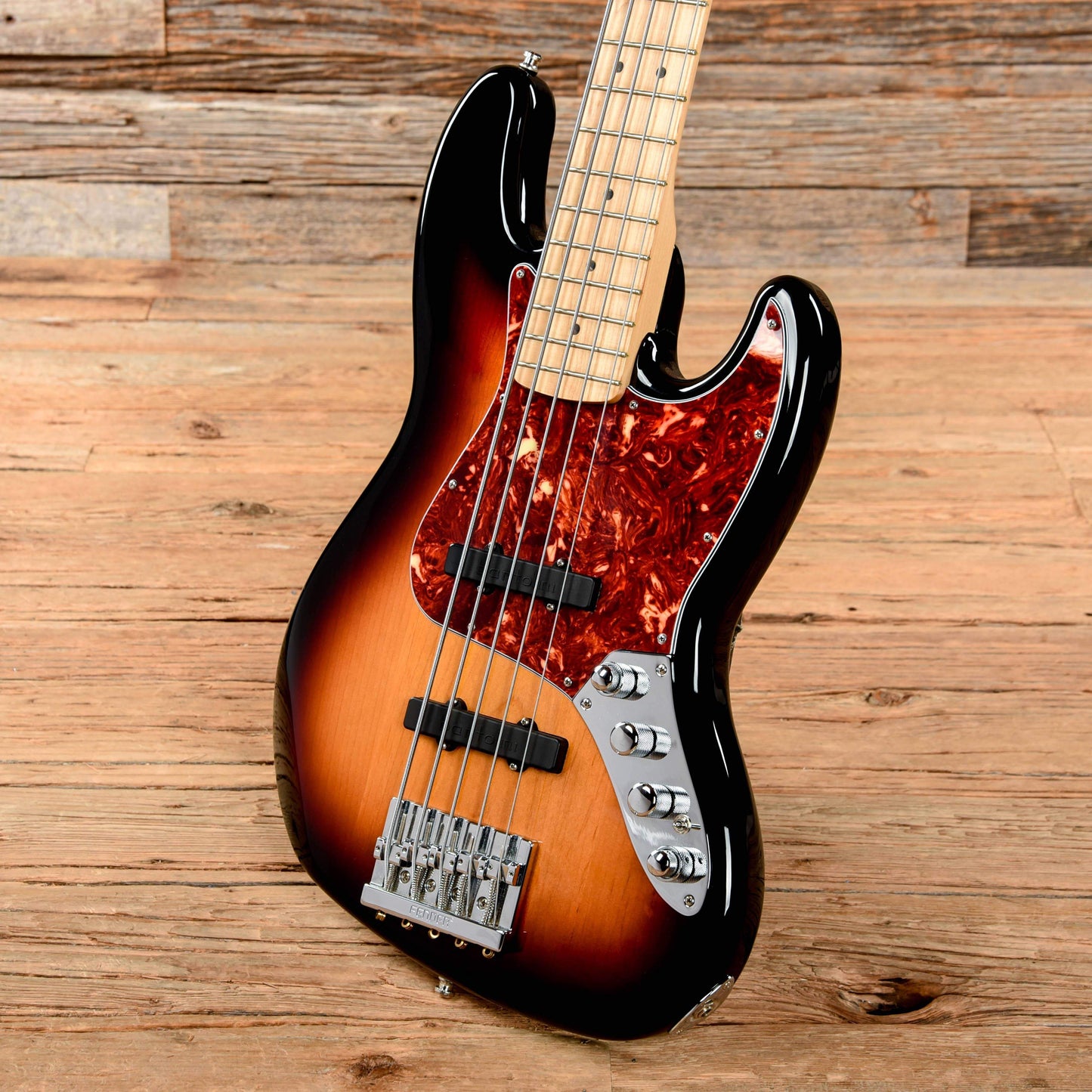 Fender Fender Deluxe Active Jazz Bass V Sunburst 2017 Bass Guitars / 5-String or More