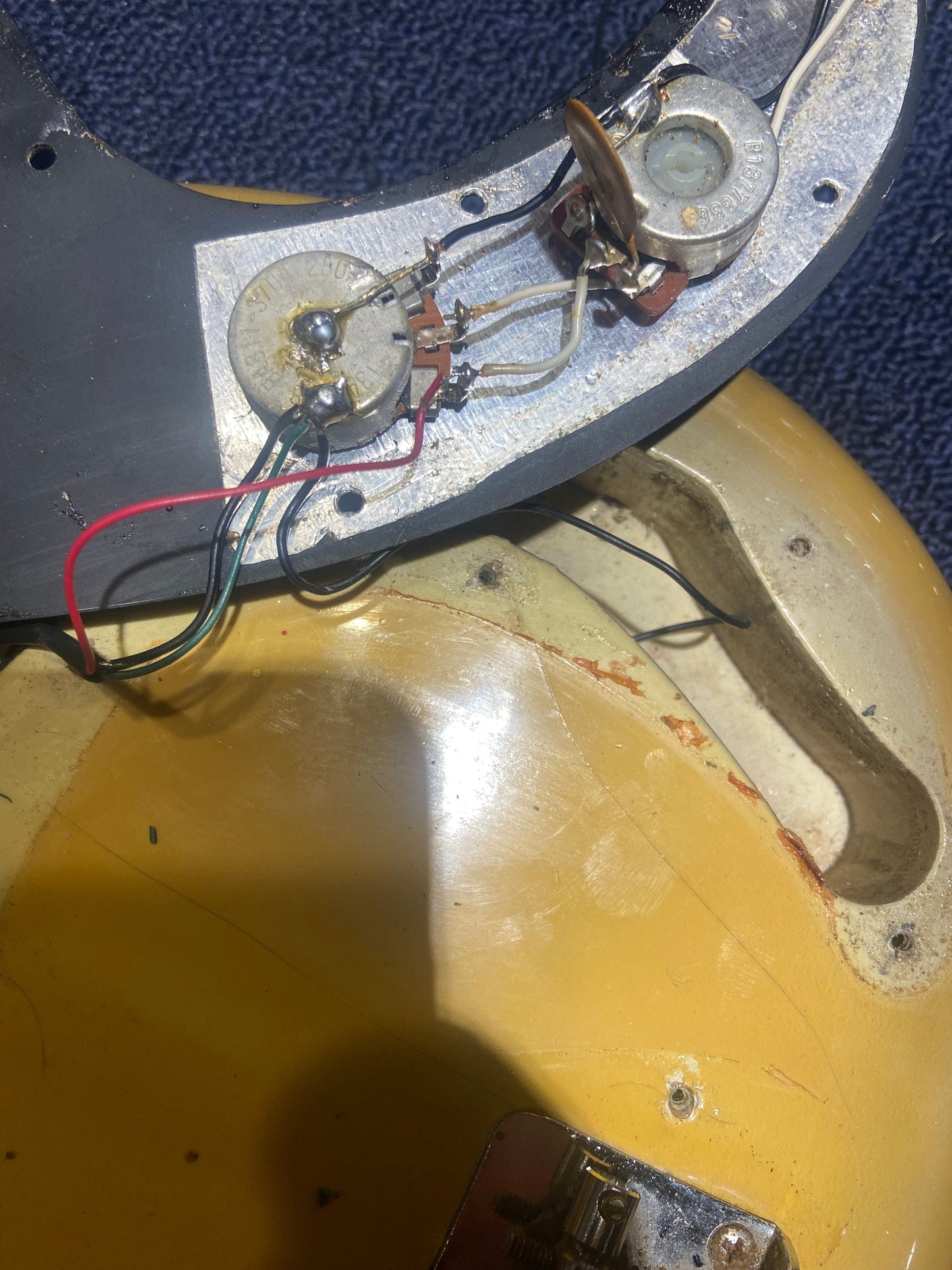 Fender Precision Bass Antigua 1978 Bass Guitars / 5-String or More