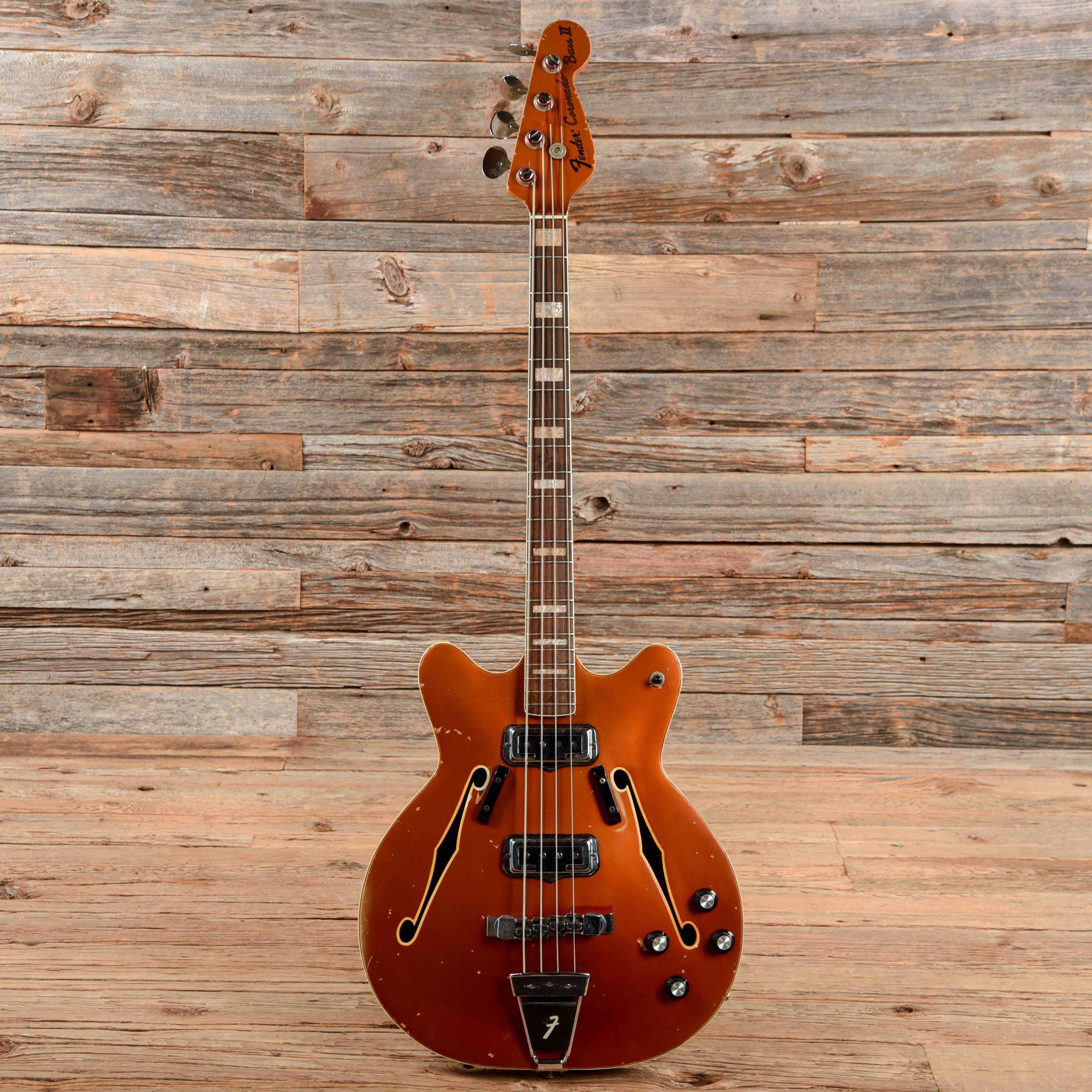 Fender Coronado Bass Candy Apple Red 1967 Bass Guitars / Short Scale