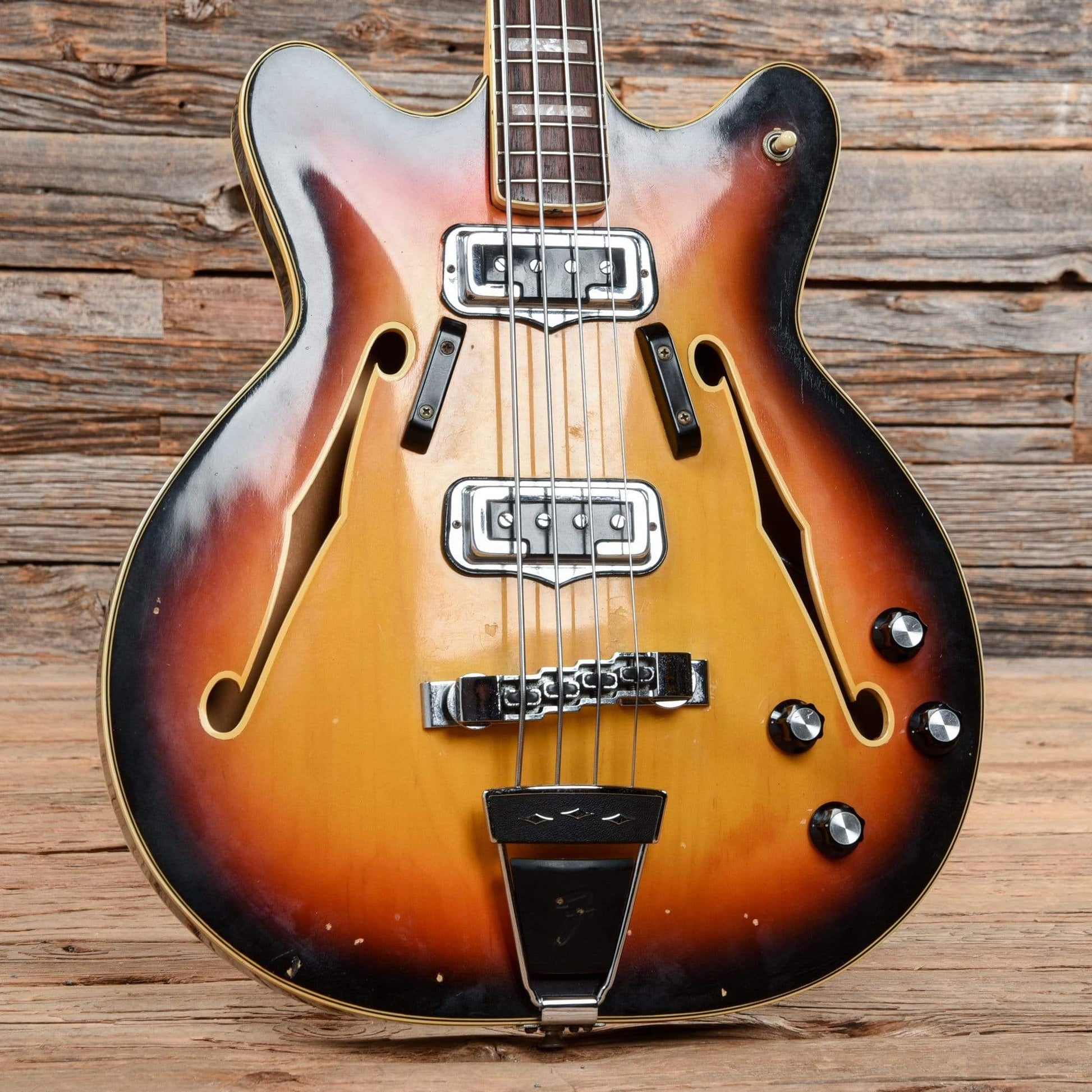 Fender Coronado Bass II Sunburst 1967 Bass Guitars / Short Scale