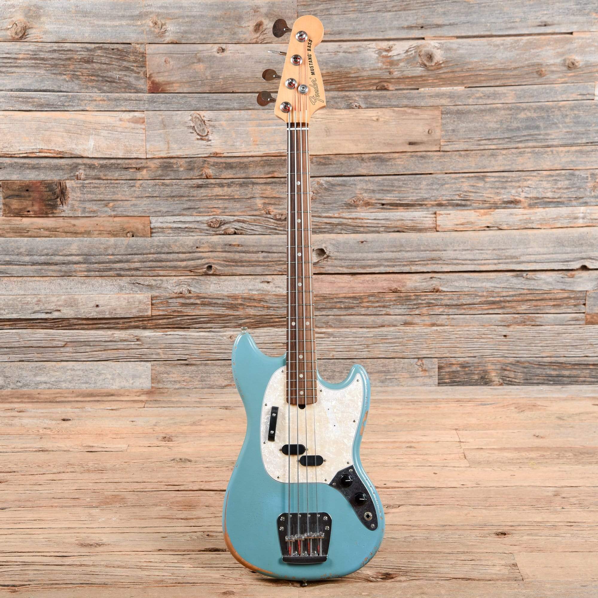 Fender Justin Meldal-Johnsen Road Worn Mustang Bass Daphne Blue 2018 Bass Guitars / Short Scale