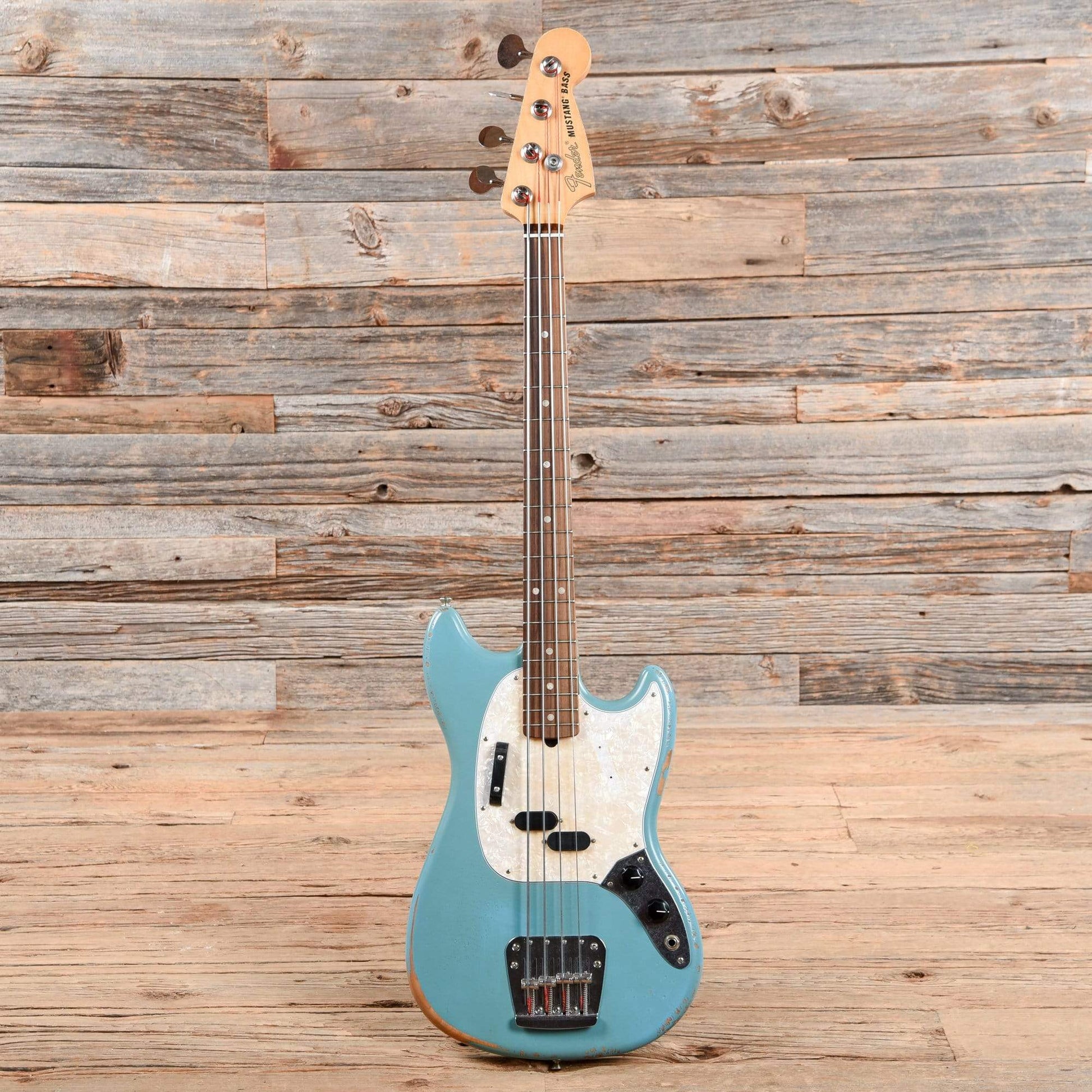 Fender Justin Meldal-Johnsen Road Worn Mustang Bass Daphne Blue 2018 Bass Guitars / Short Scale