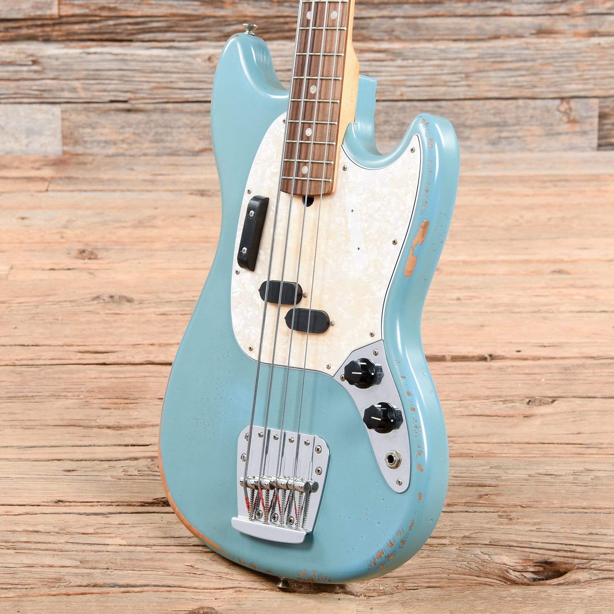 Fender Justin Meldal-Johnsen Road Worn Mustang Bass Daphne Blue 2018 Bass Guitars / Short Scale