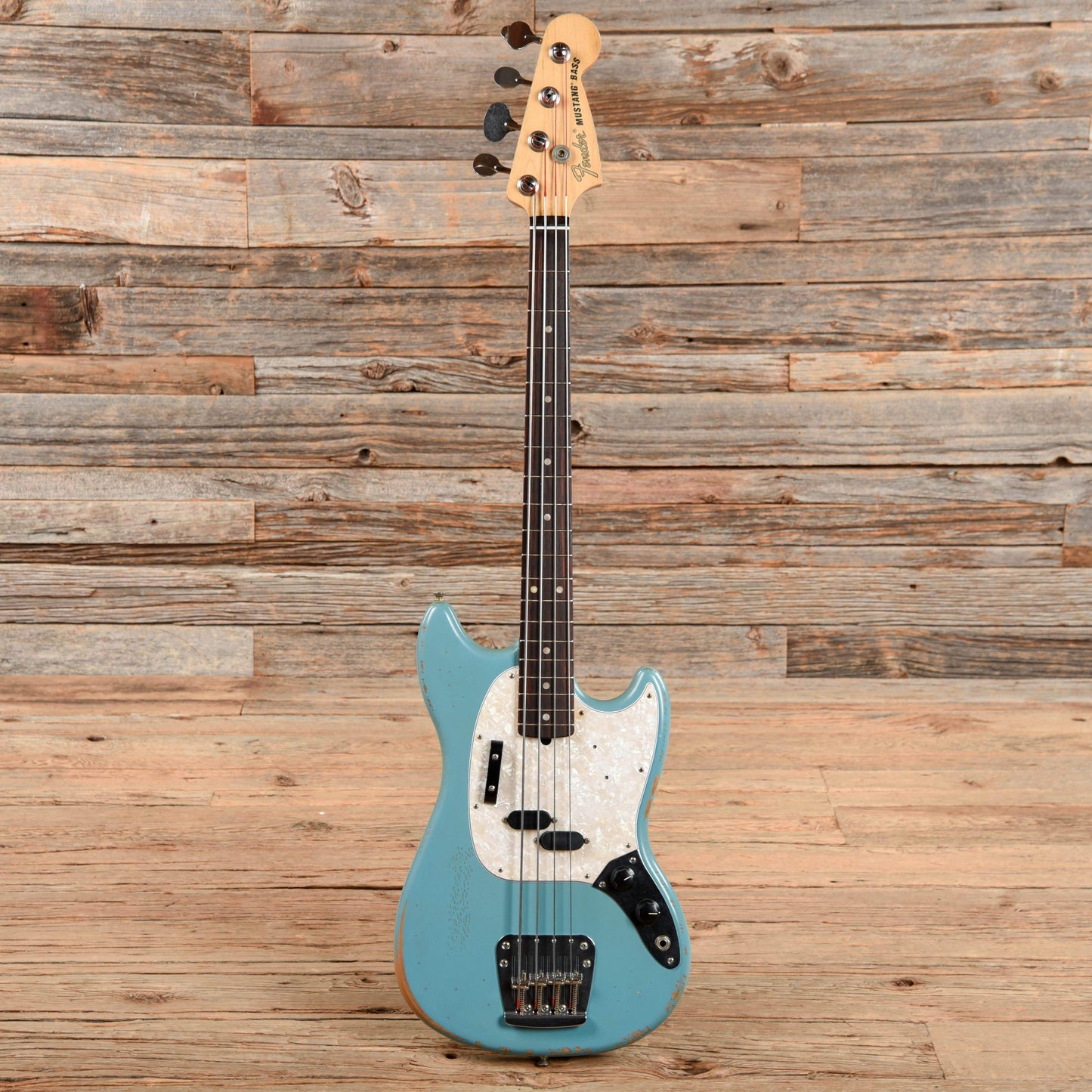 Fender Justin Meldal-Johnsen Road Worn Signature Mustang Bass Daphne Blue Bass Guitars / Short Scale