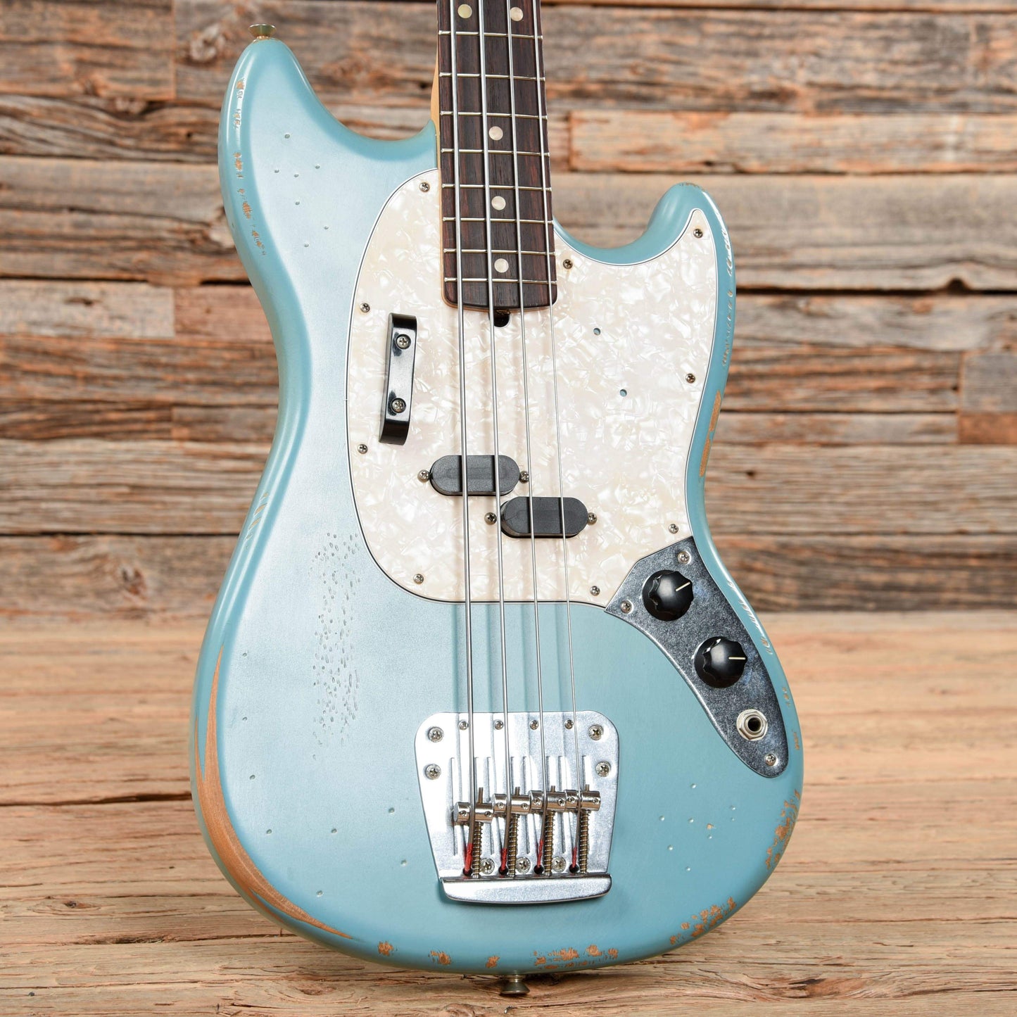 Fender Justin Meldal-Johnsen Road Worn Signature Mustang Bass Daphne Blue Bass Guitars / Short Scale