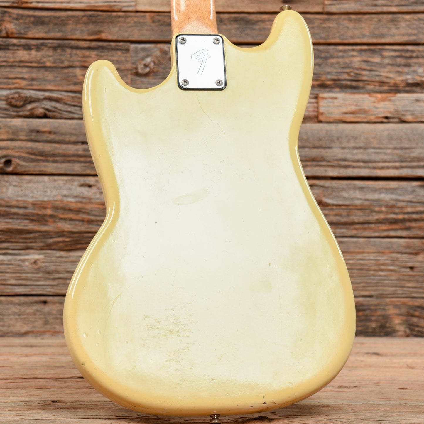 Fender Musicmaster Bass White 1975 Bass Guitars / Short Scale