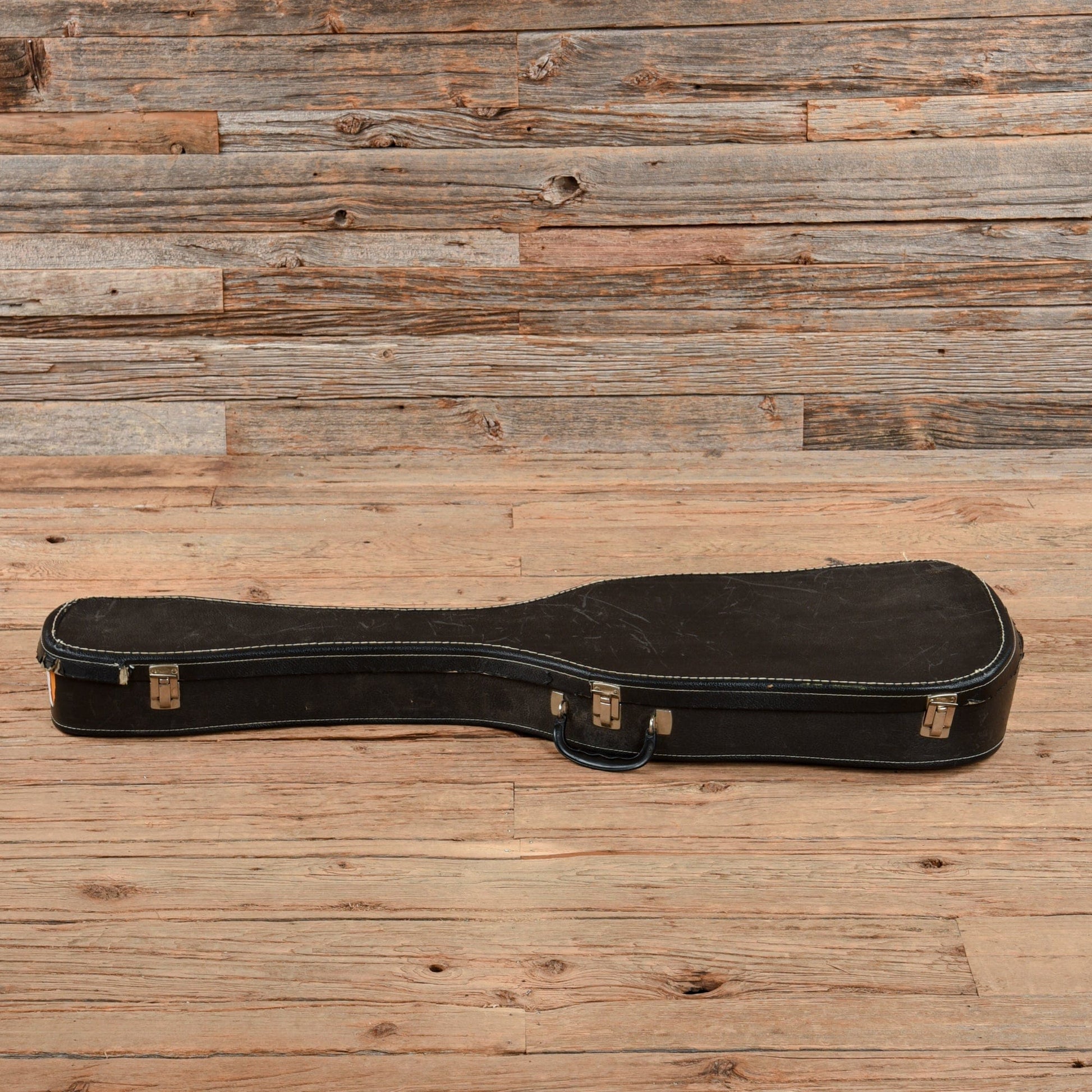 Fender Musicmaster Bass White 1975 Bass Guitars / Short Scale