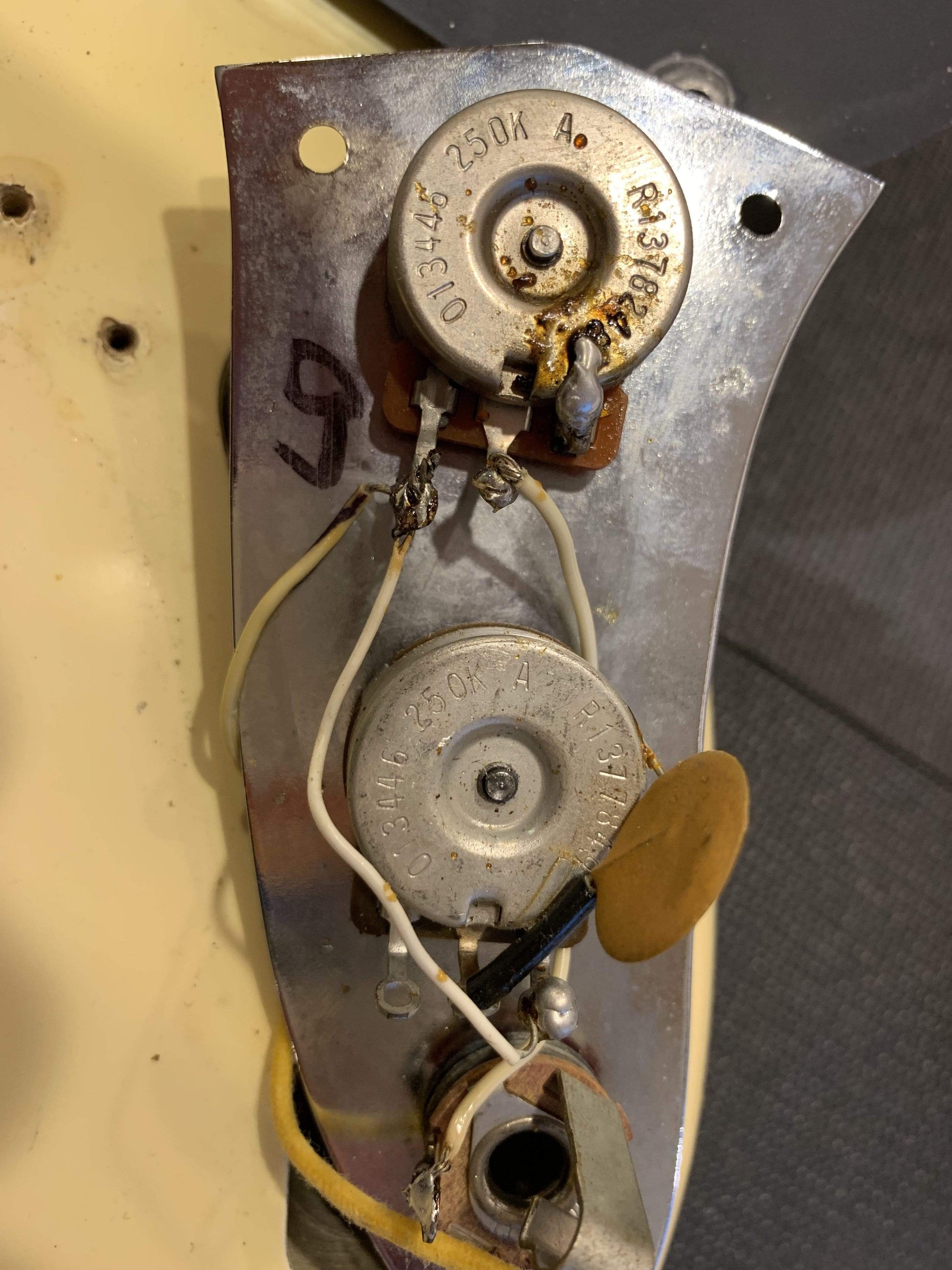 Fender Mustang Bass Olympic White 1978 Bass Guitars / Short Scale