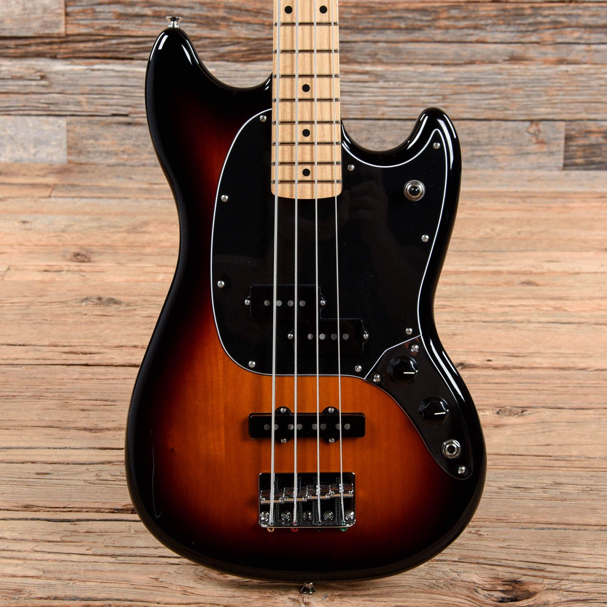 Fender Player Mustang Bass PJ 3-Color Sunburst w/3-Ply Black Pickguard (CME Exclusive) Bass Guitars / Short Scale