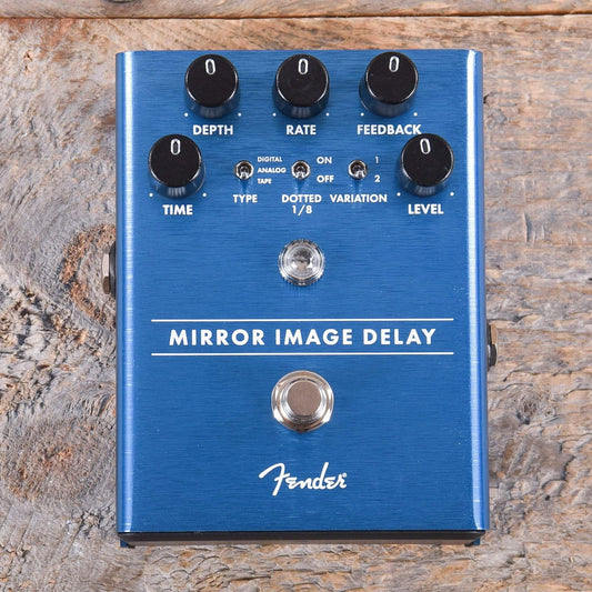 Fender Mirror Image Delay Pedal Effects and Pedals / Delay