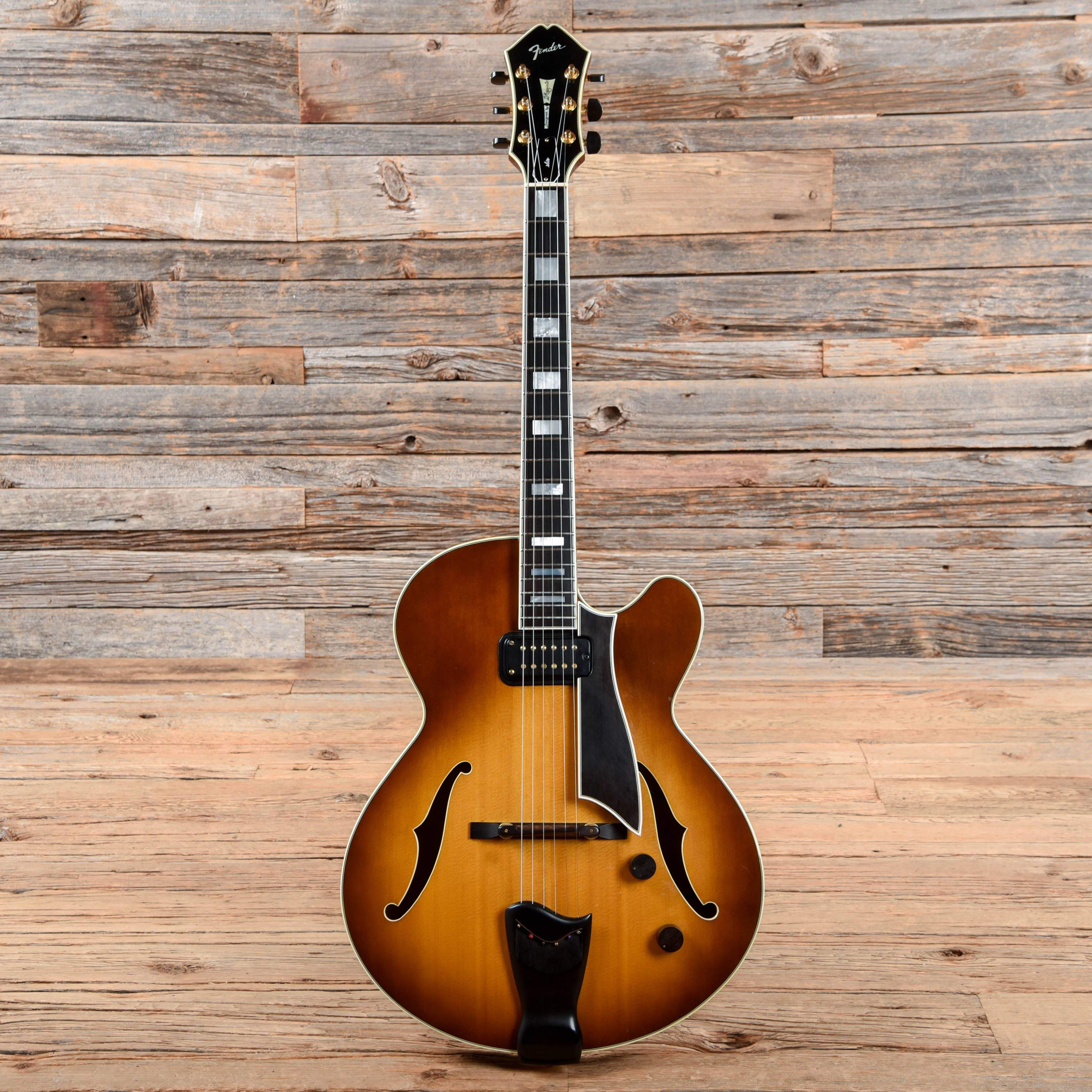 Fender D'Aquisto Elite Violin Sunburst 1985 – Chicago Music Exchange