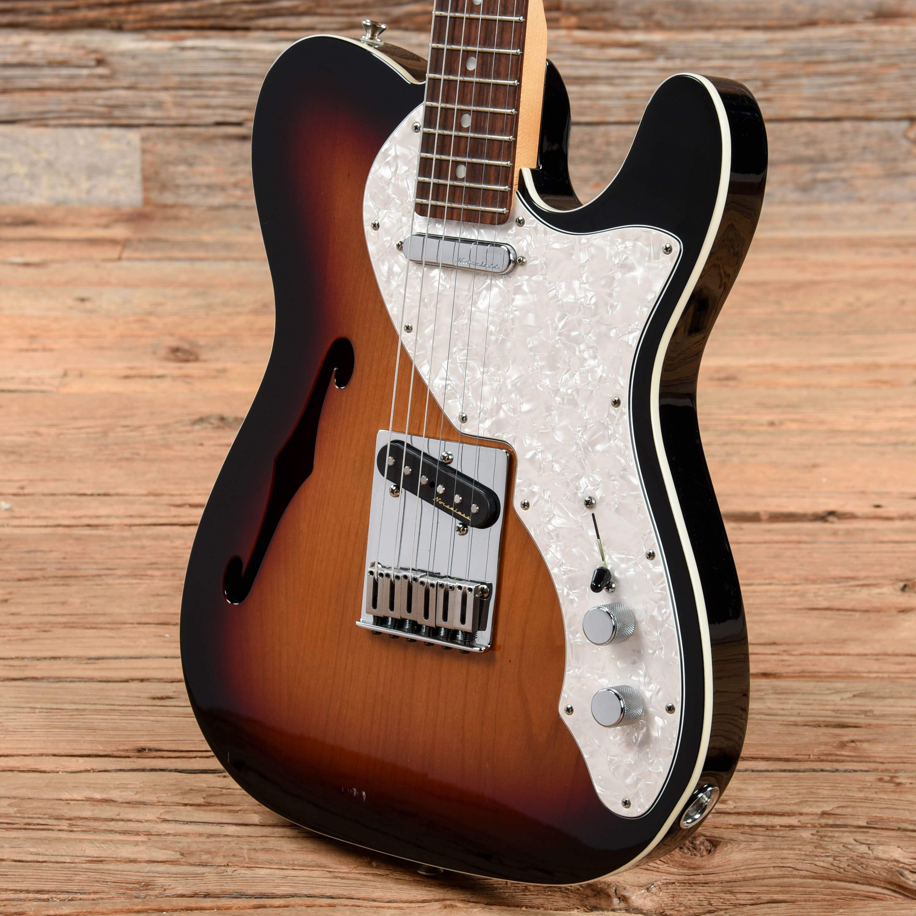 Fender Fender Deluxe Thinline Telecaster Sunburst 2016 Electric Guitars / Semi-Hollow