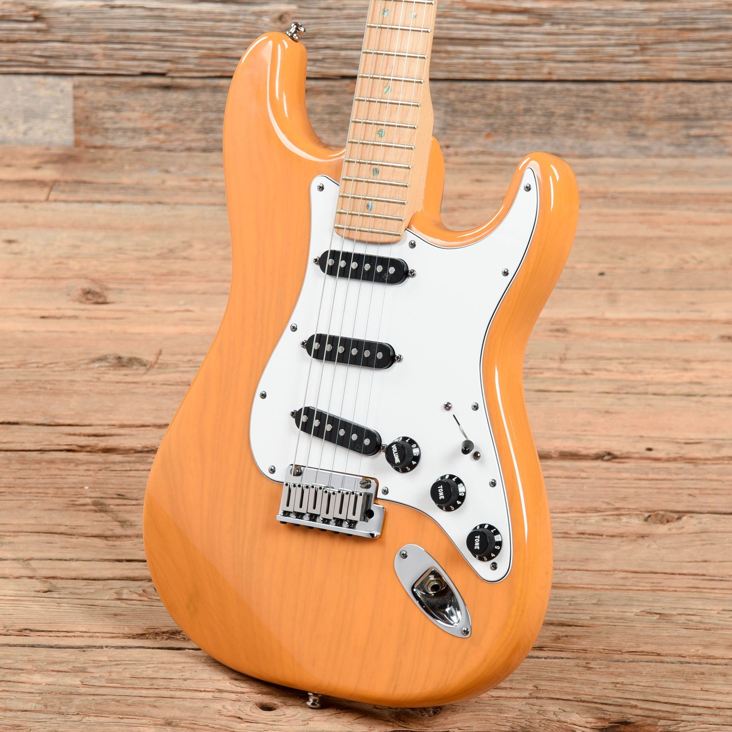 Fender American Deluxe Ash Stratocaster Vintage Blonde 2005 Electric Guitars / Solid Body