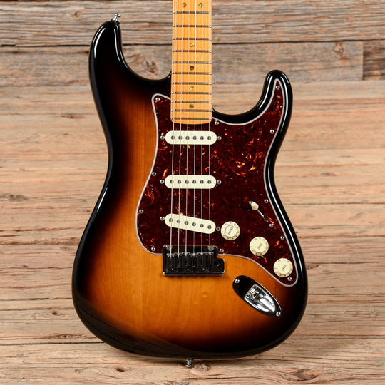 Fender American Deluxe Stratocaster 2-Tone Sunburst 2009 Electric Guitars / Solid Body