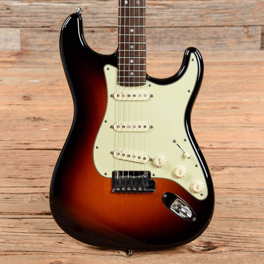 Fender American Deluxe Stratocaster 3-Tone Sunburst 2011 Electric Guitars / Solid Body