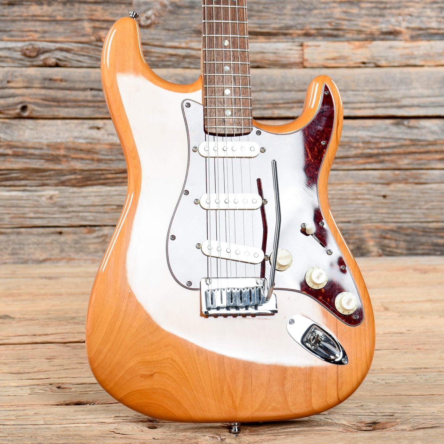 Fender American Deluxe Stratocaster Amber 2007 Electric Guitars / Solid Body