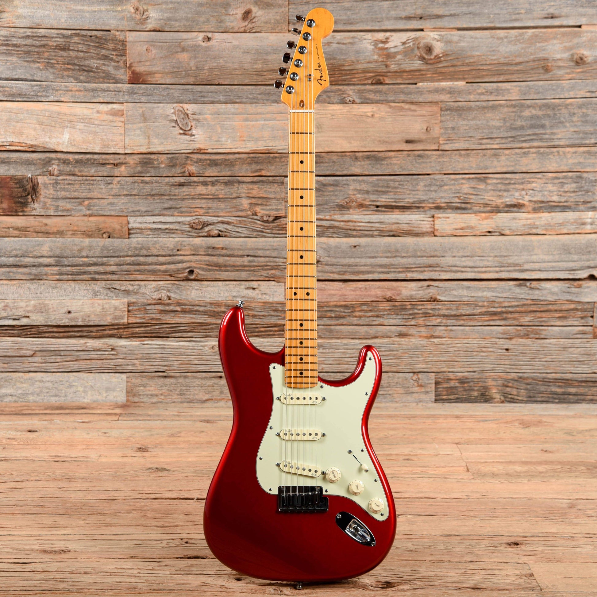 Fender American Deluxe Stratocaster Candy Apple Red 2012 Electric Guitars / Solid Body