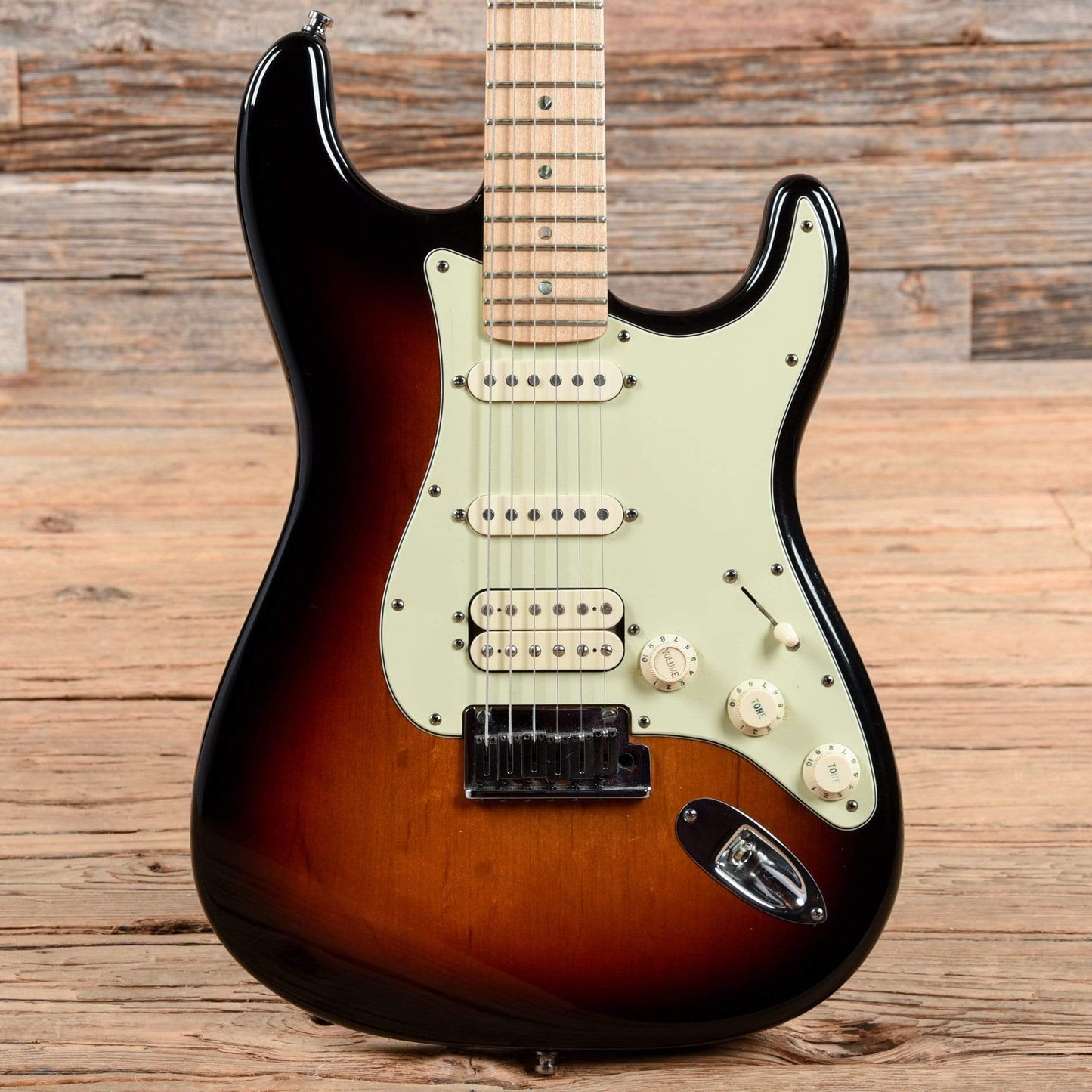 Fender American Deluxe Stratocaster HSS Sunburst 2009 Electric Guitars / Solid Body