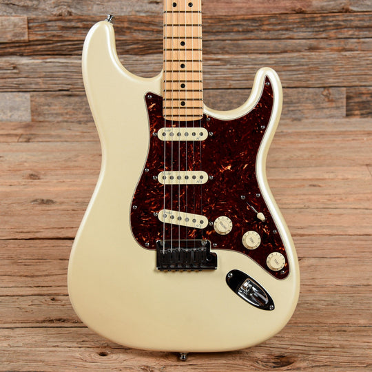 Fender American Deluxe Stratocaster Olympic Pearl 2011 Electric Guitars / Solid Body