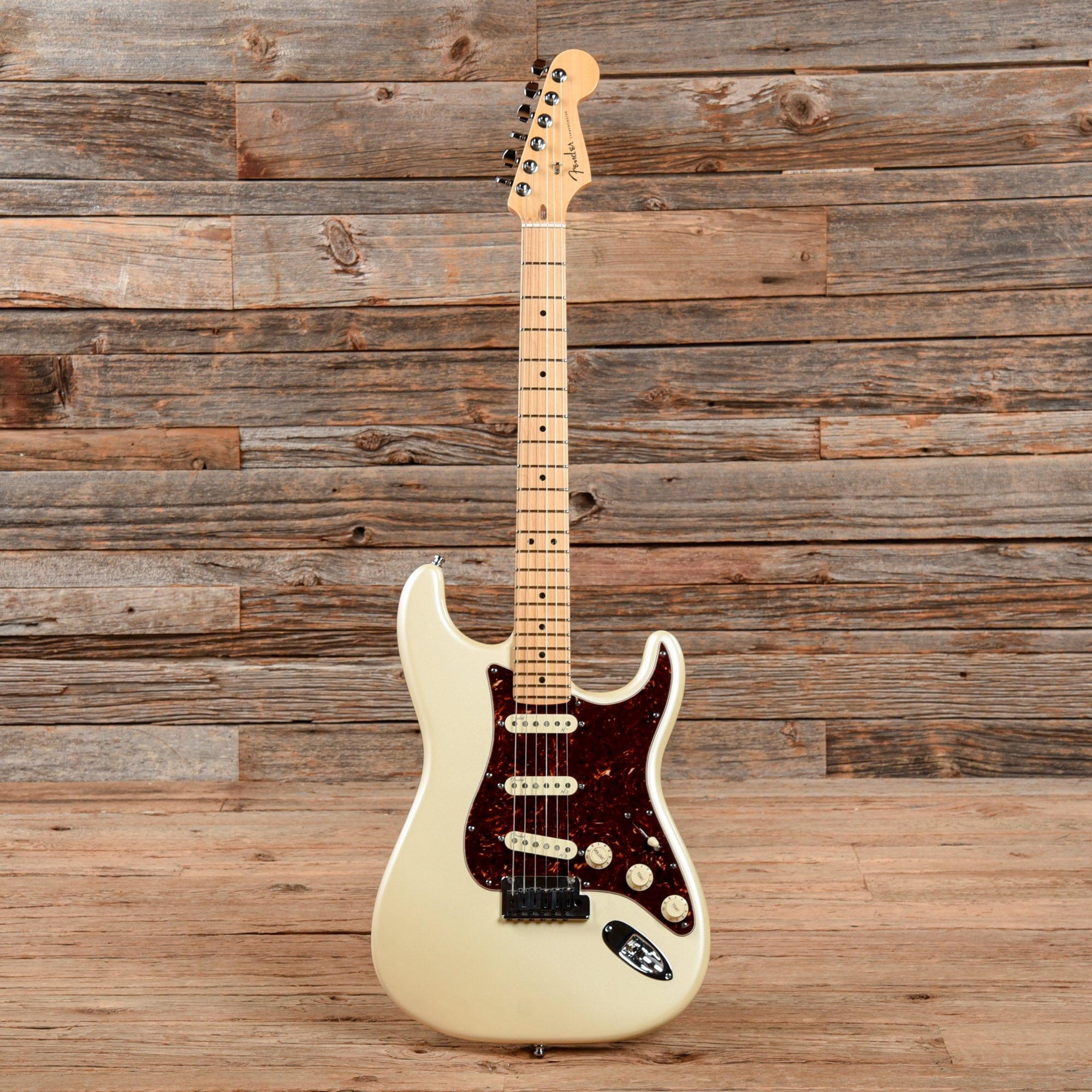 Fender American Deluxe Stratocaster Olympic Pearl 2011 Electric Guitars / Solid Body