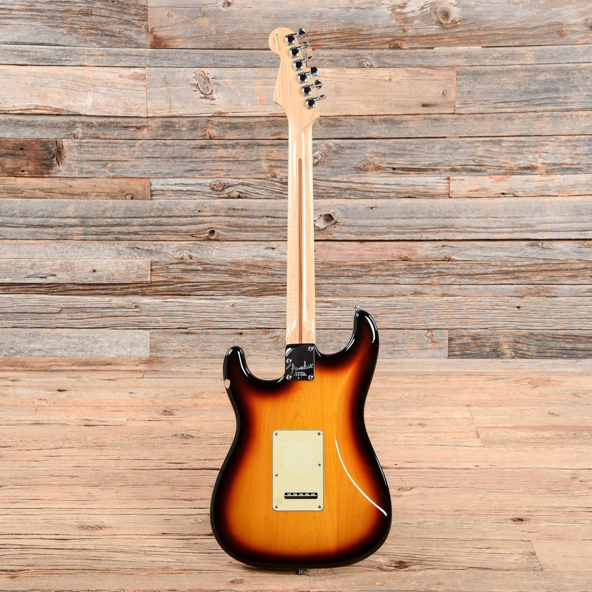 Fender American Deluxe Stratocaster Sunburst 2005 Electric Guitars / Solid Body