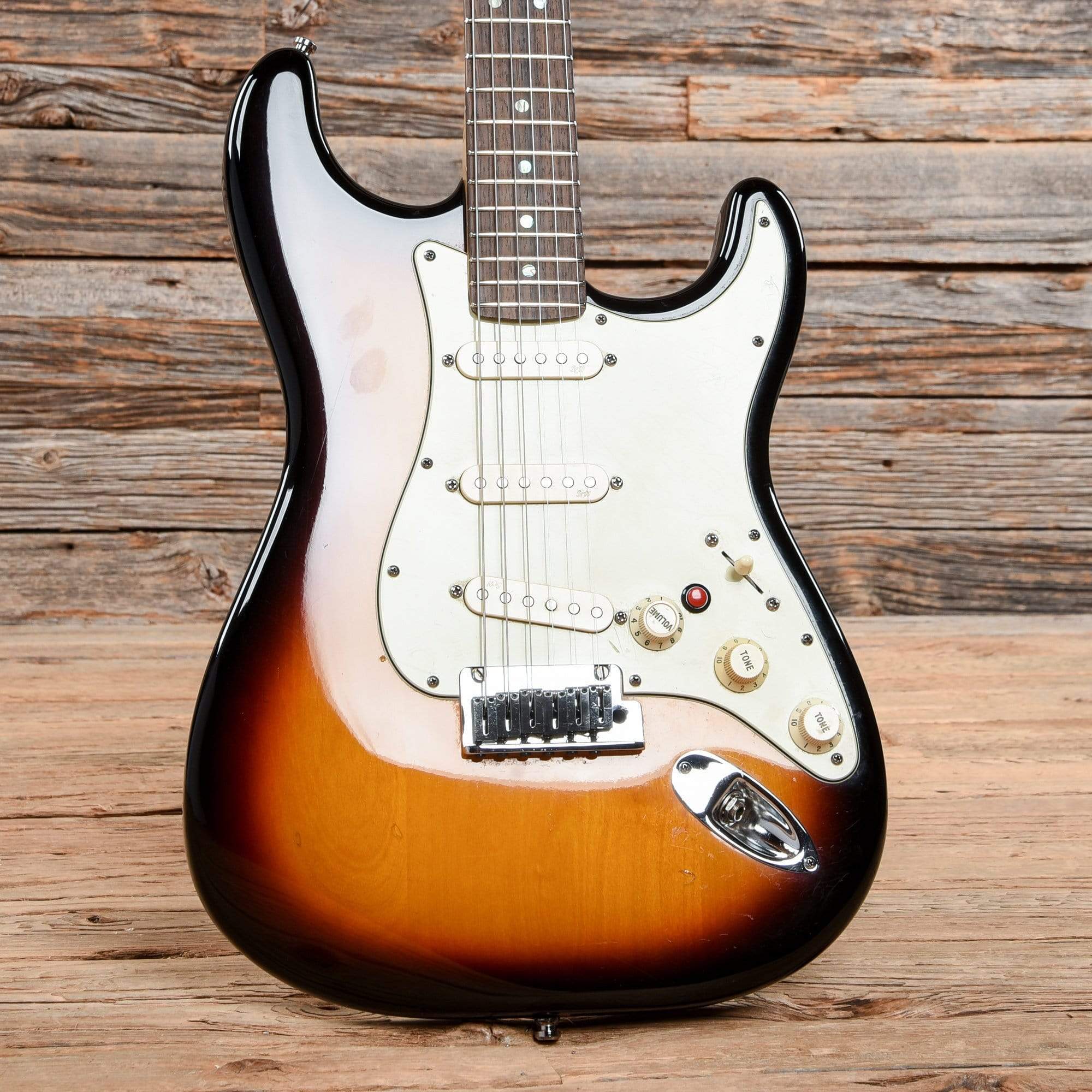 Fender American Deluxe Stratocaster Sunburst 2005 Electric Guitars / Solid Body