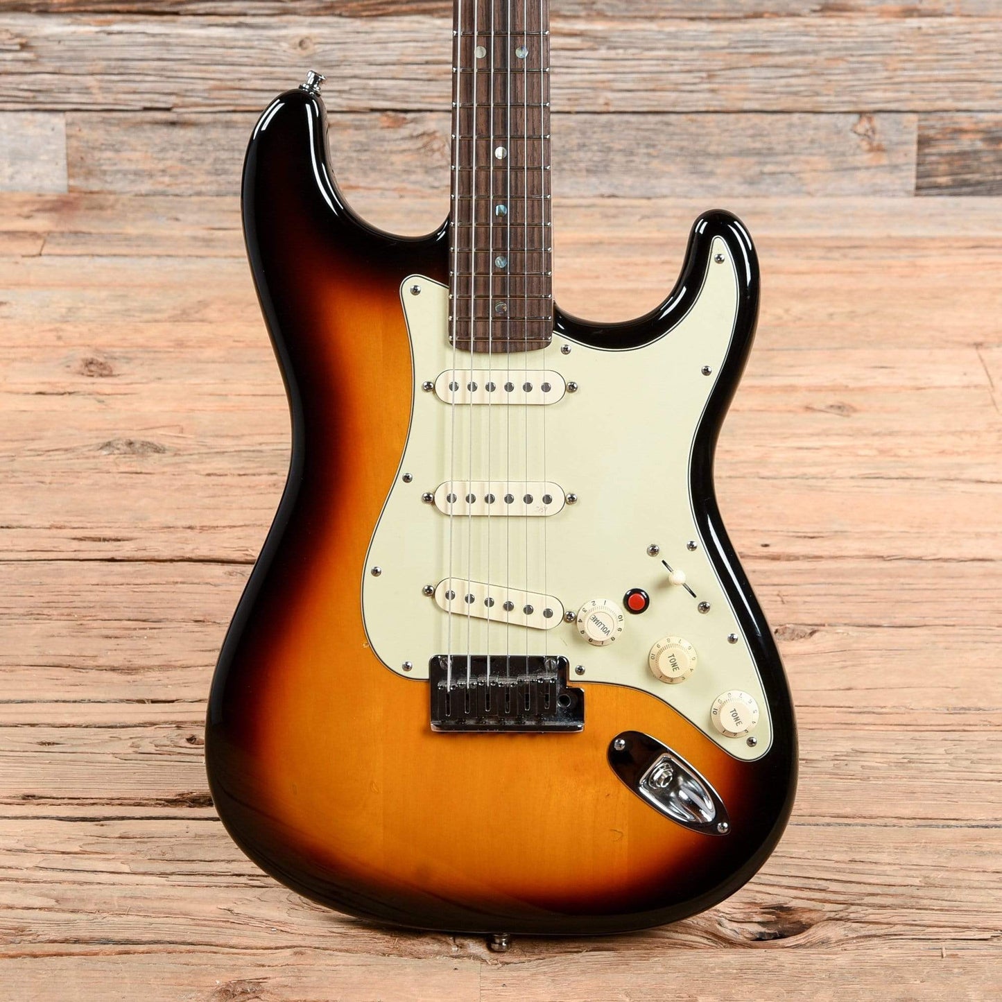 Fender American Deluxe Stratocaster Sunburst 2005 Electric Guitars / Solid Body