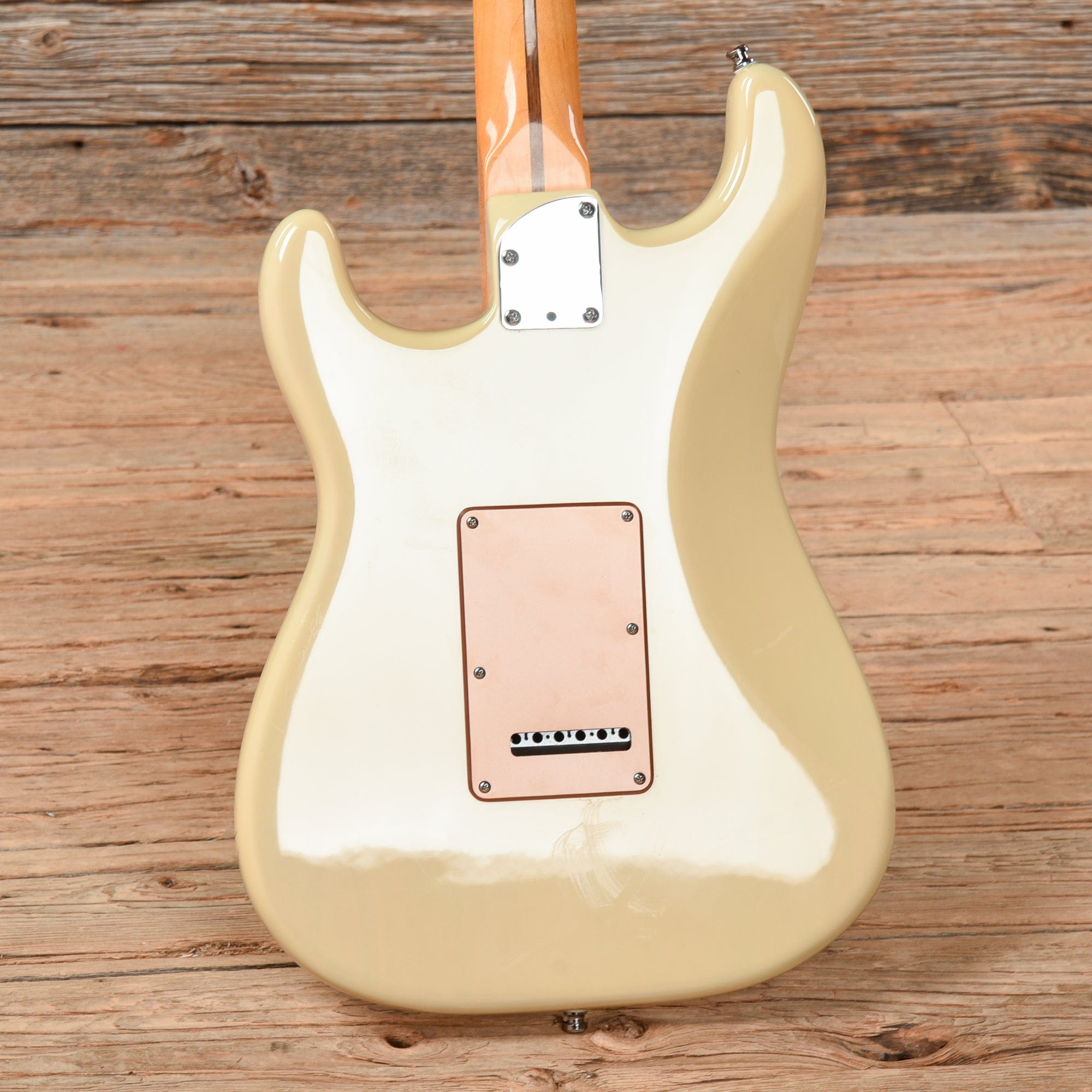 Fender American Deluxe Stratocaster V Neck Honey Blonde 2006 Electric Guitars / Solid Body