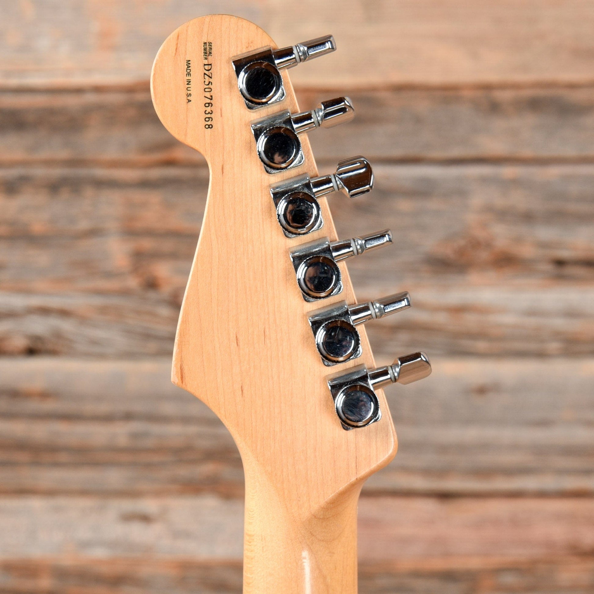 Fender American Deluxe Stratocaster V Neck Sunburst 2005 Electric Guitars / Solid Body